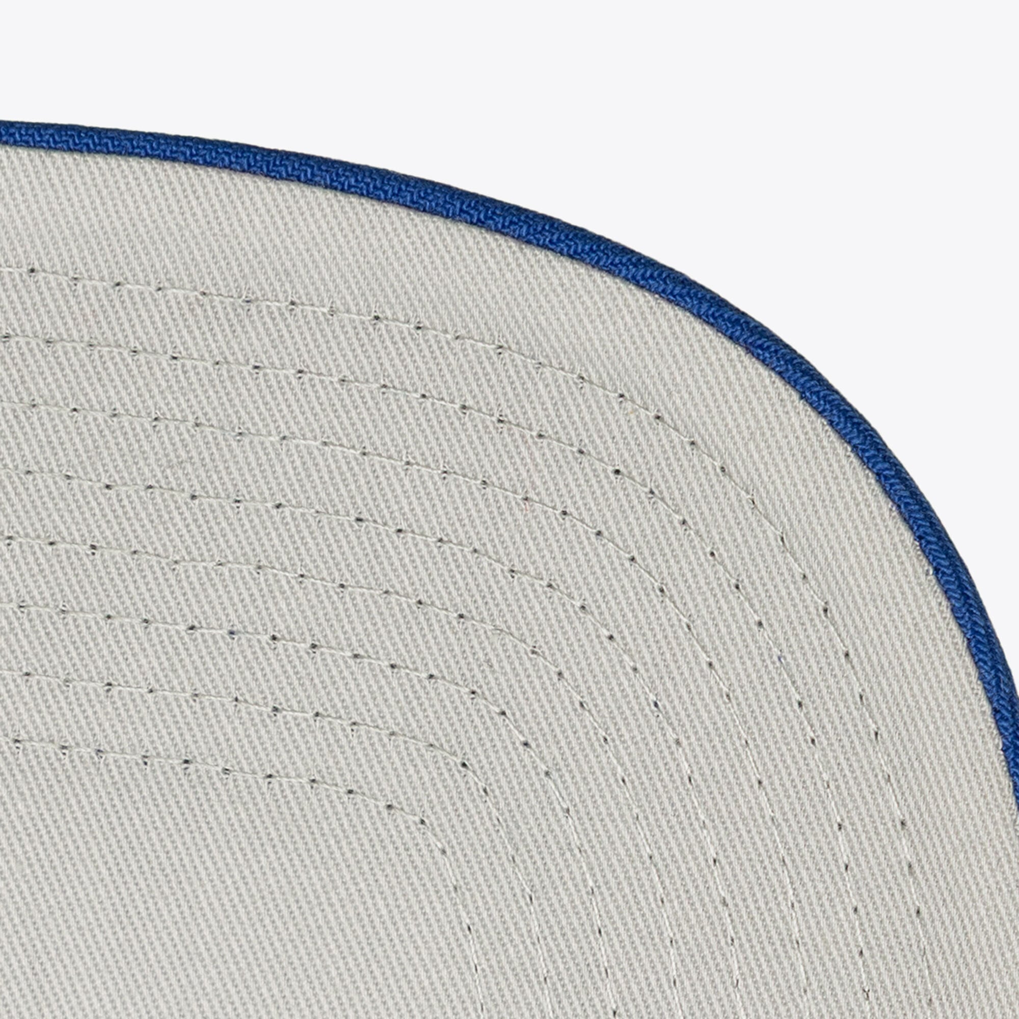 Casquette unisexe Mitchell & Ness crème New York Knicks Team Pro ajustable