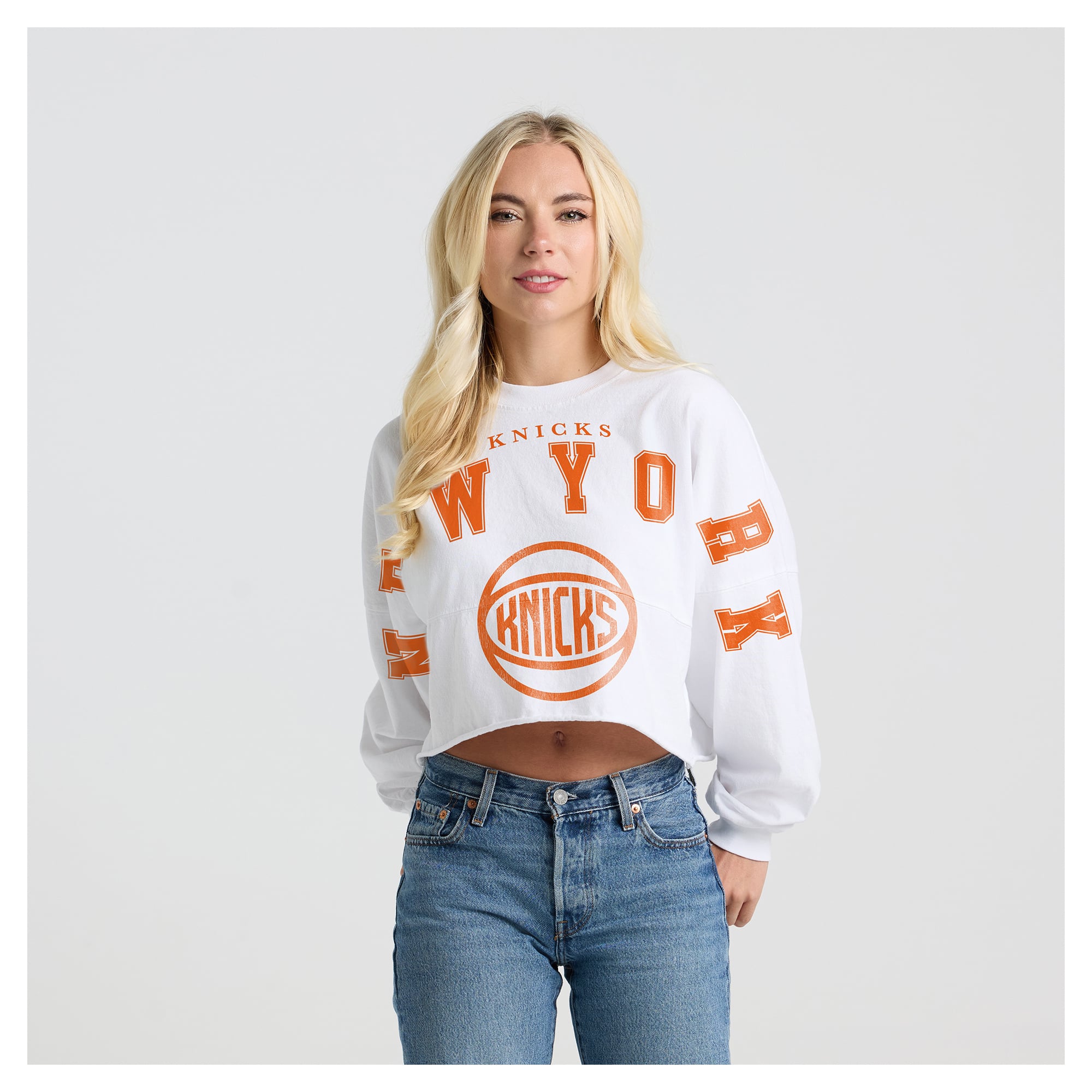 Women's Fanatics White New York Knicks Spirit Jersey Cropped Crew Neck Sweatshirt