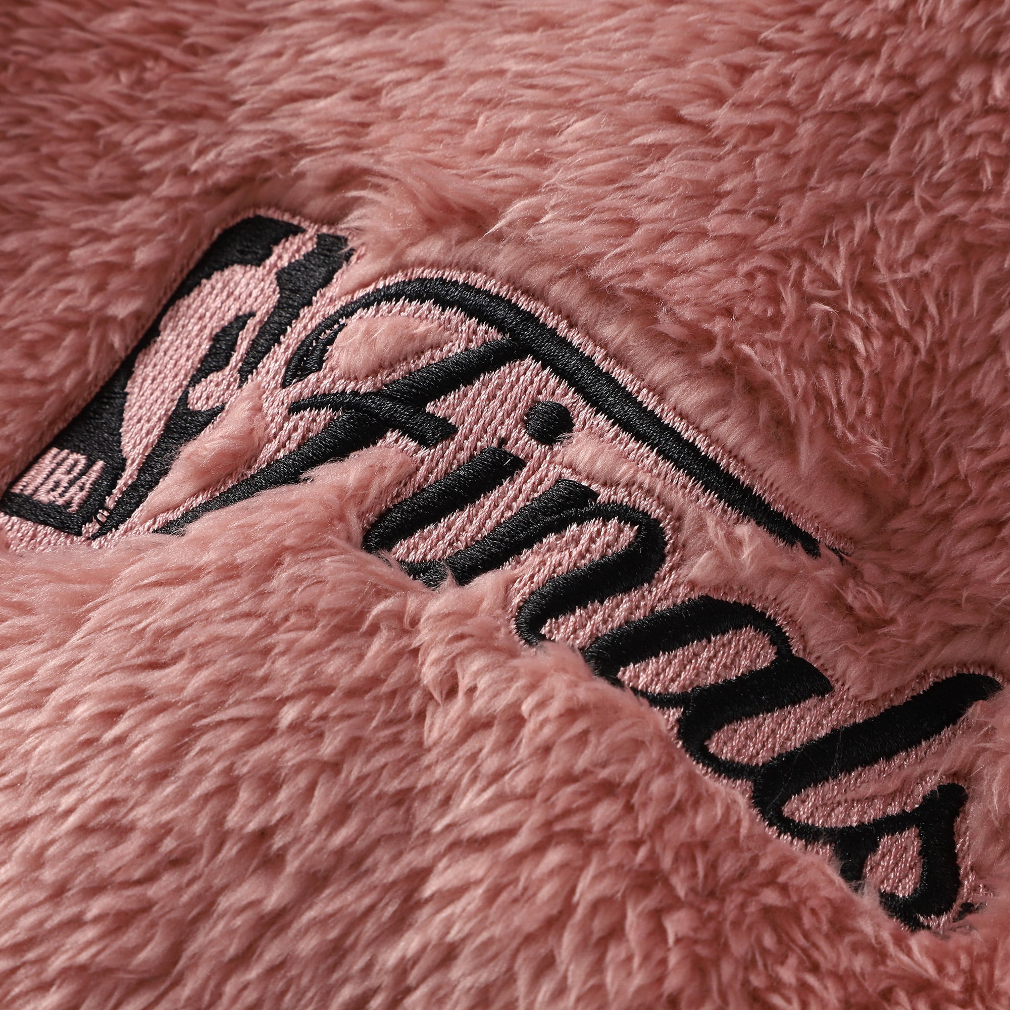 Sweat à capuche court rose New York Knicks pour femmes, sous licence Jill Martin LLC