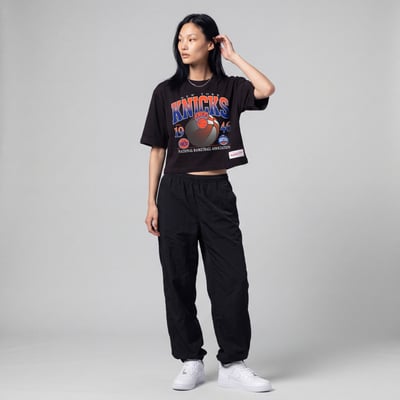  New York Knicks Mitchell & Ness Women's Street Graphic Boxy Crop T-Shirt - Black