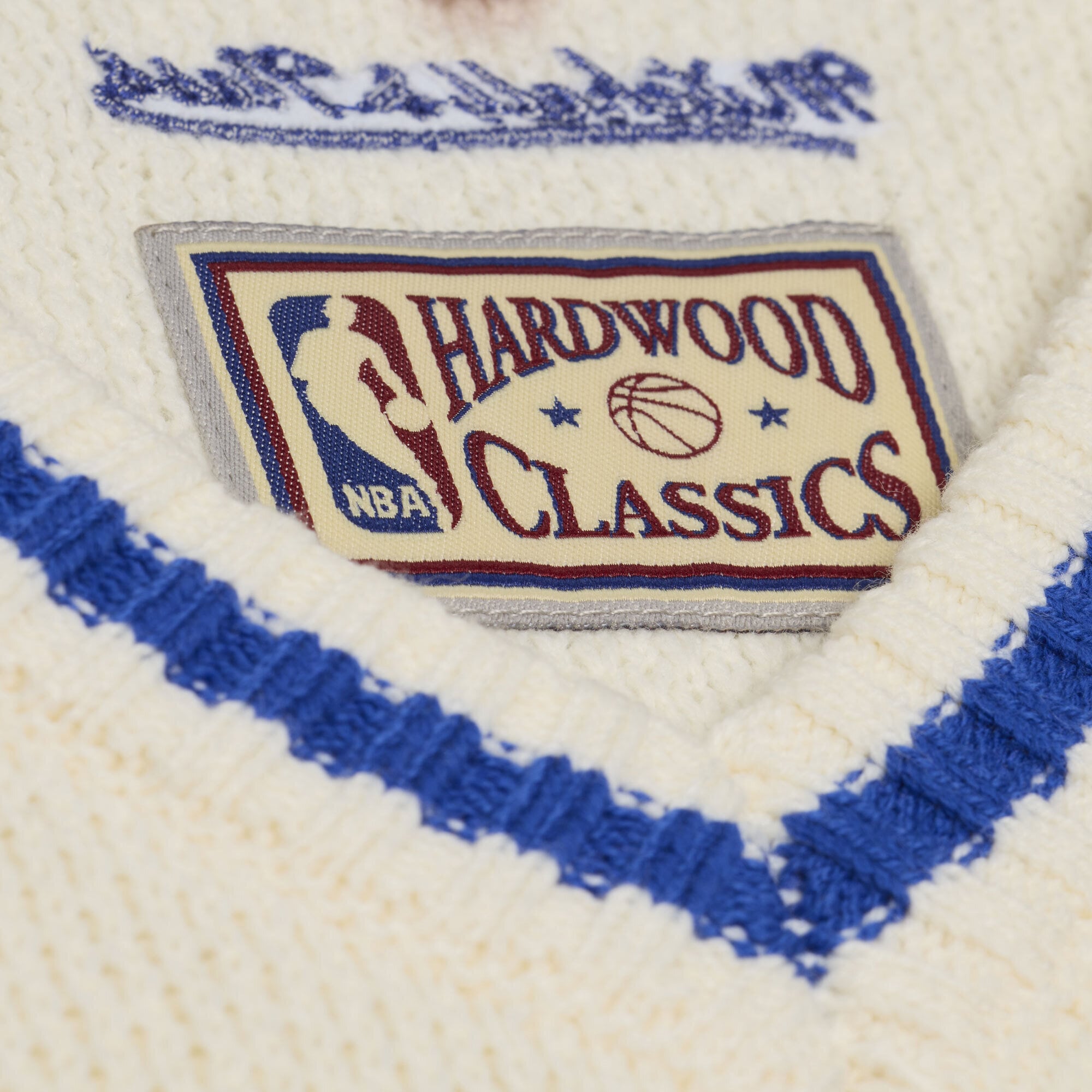 Women's Mitchell & Ness Cream New York Knicks Retro Roots Sweater Vest