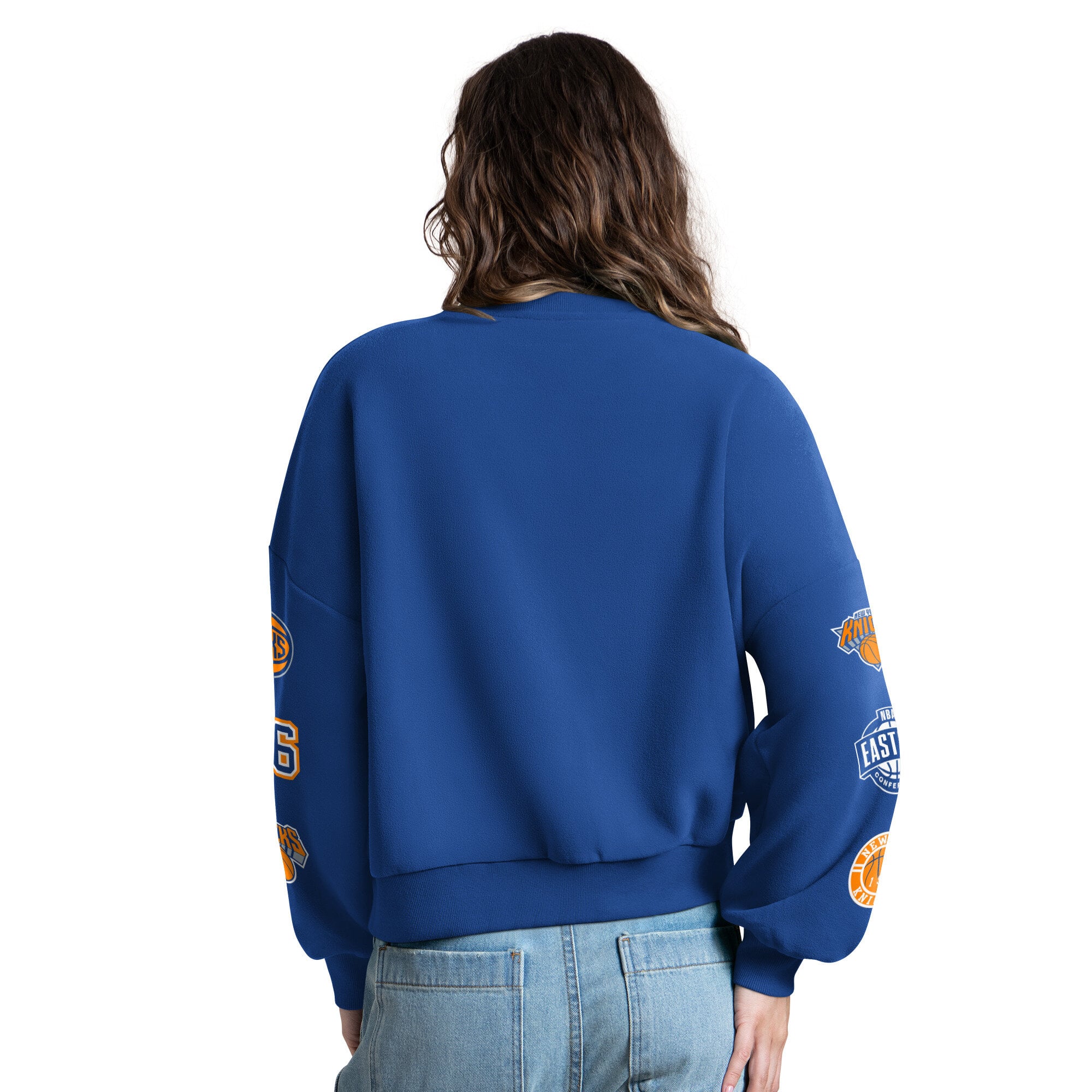 Sweat-shirt Starter bleu pour femme, modèle « New York Knicks », à l'effigie d'une fan.