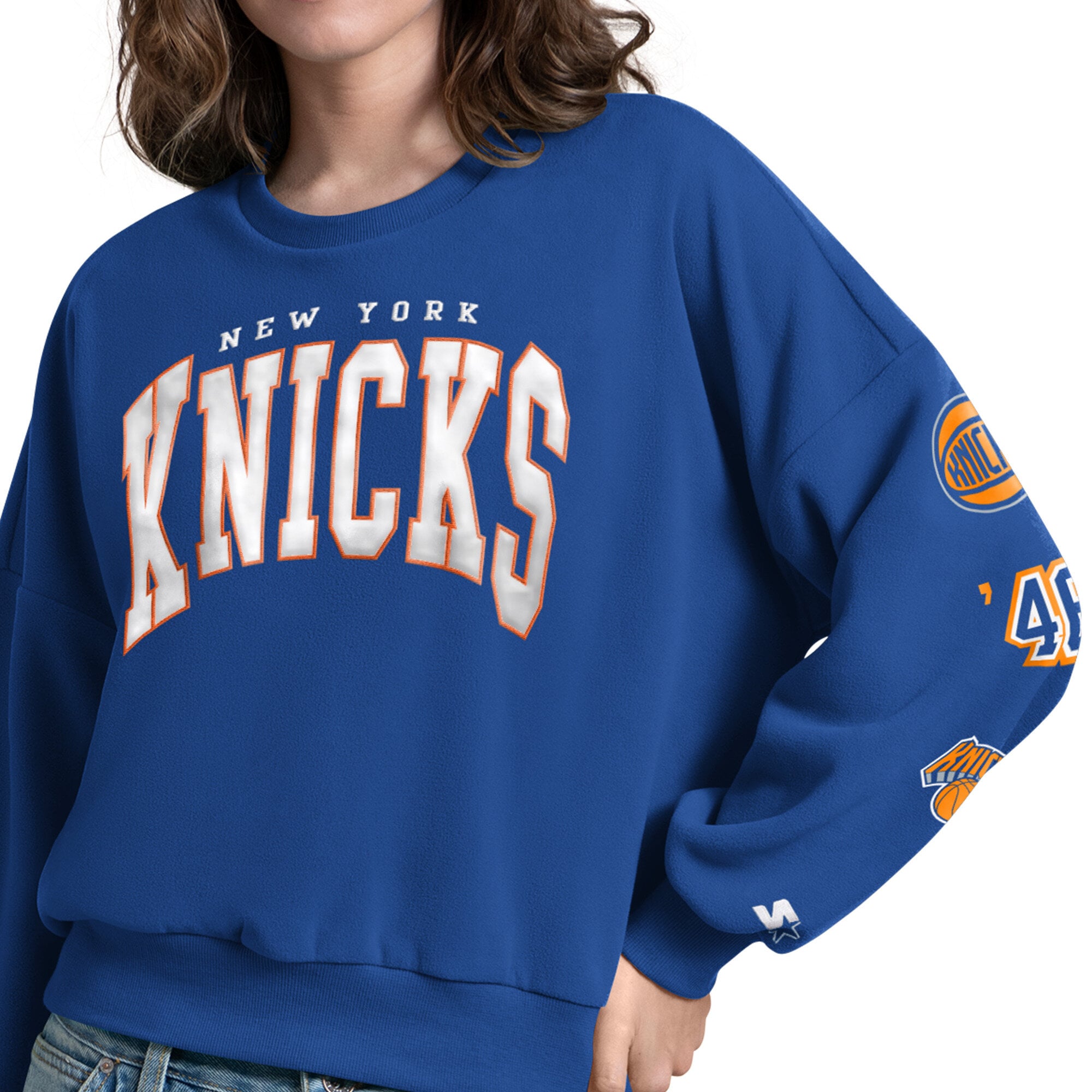 Sweat-shirt Starter bleu pour femme, modèle « New York Knicks », à l'effigie d'une fan.