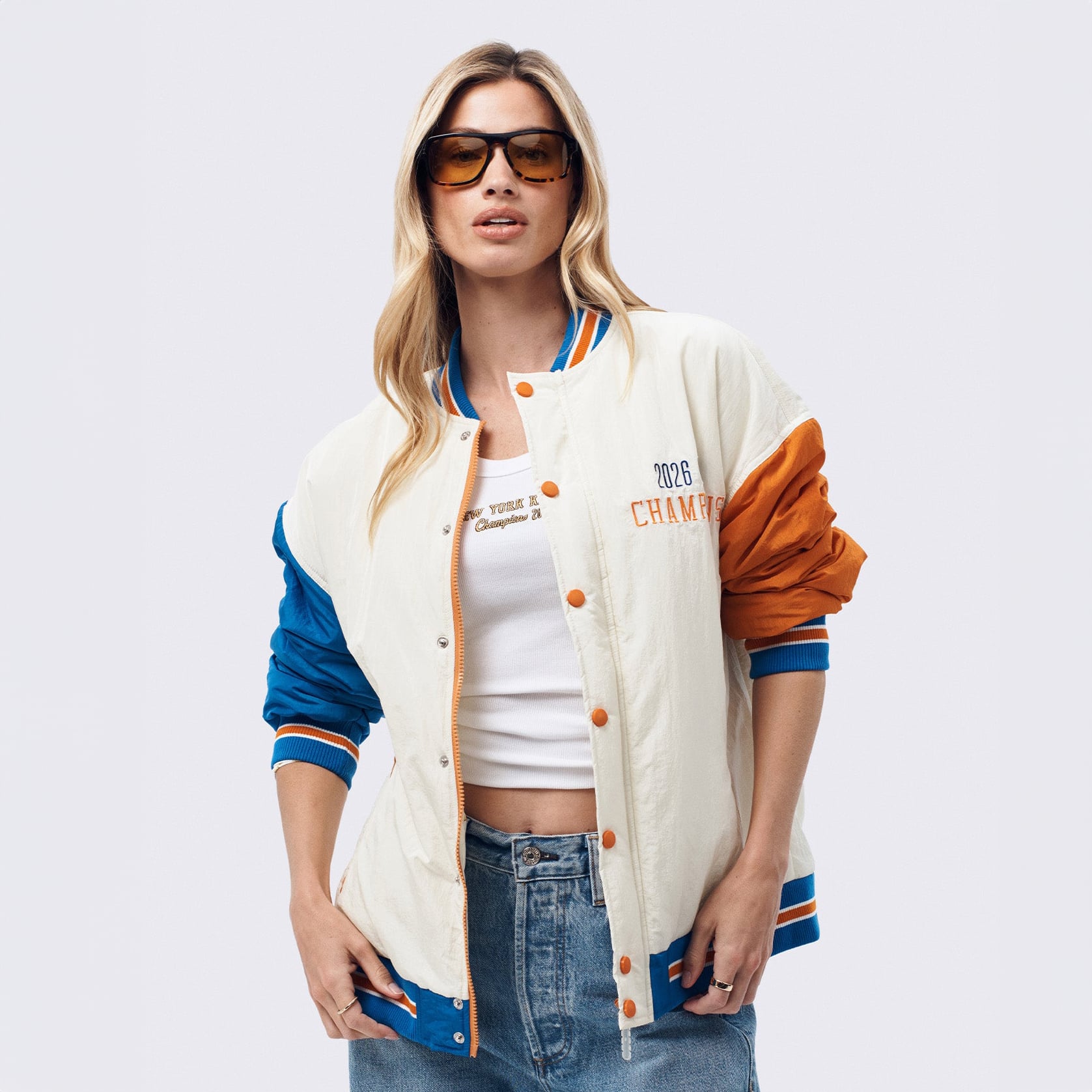 Veste bomber Terez Cream pour femme, New York Knicks, champions NBA 2026, fermeture à boutons-pression.
