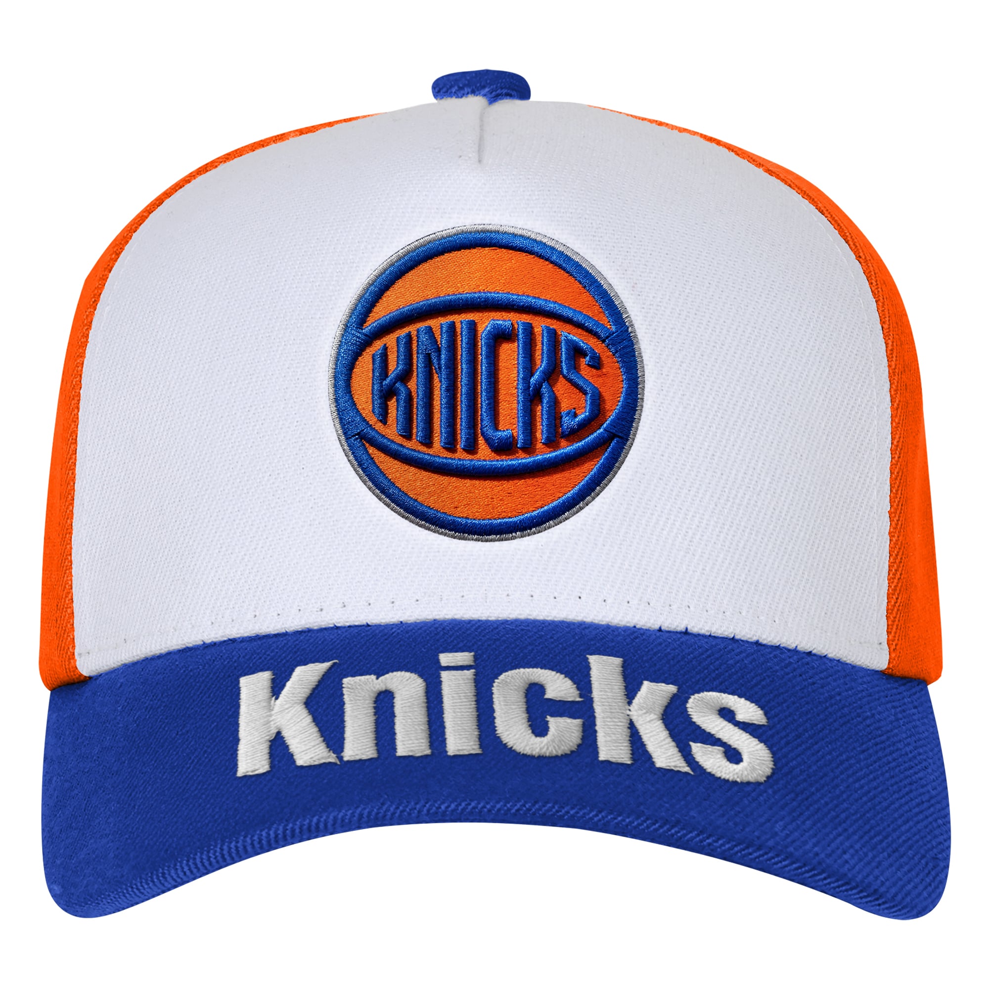 Casquette Youth Outerstuff blanche et bleue avec logo des New York Knicks, modèle Three Pro Pinch pré-courbé et ajustable