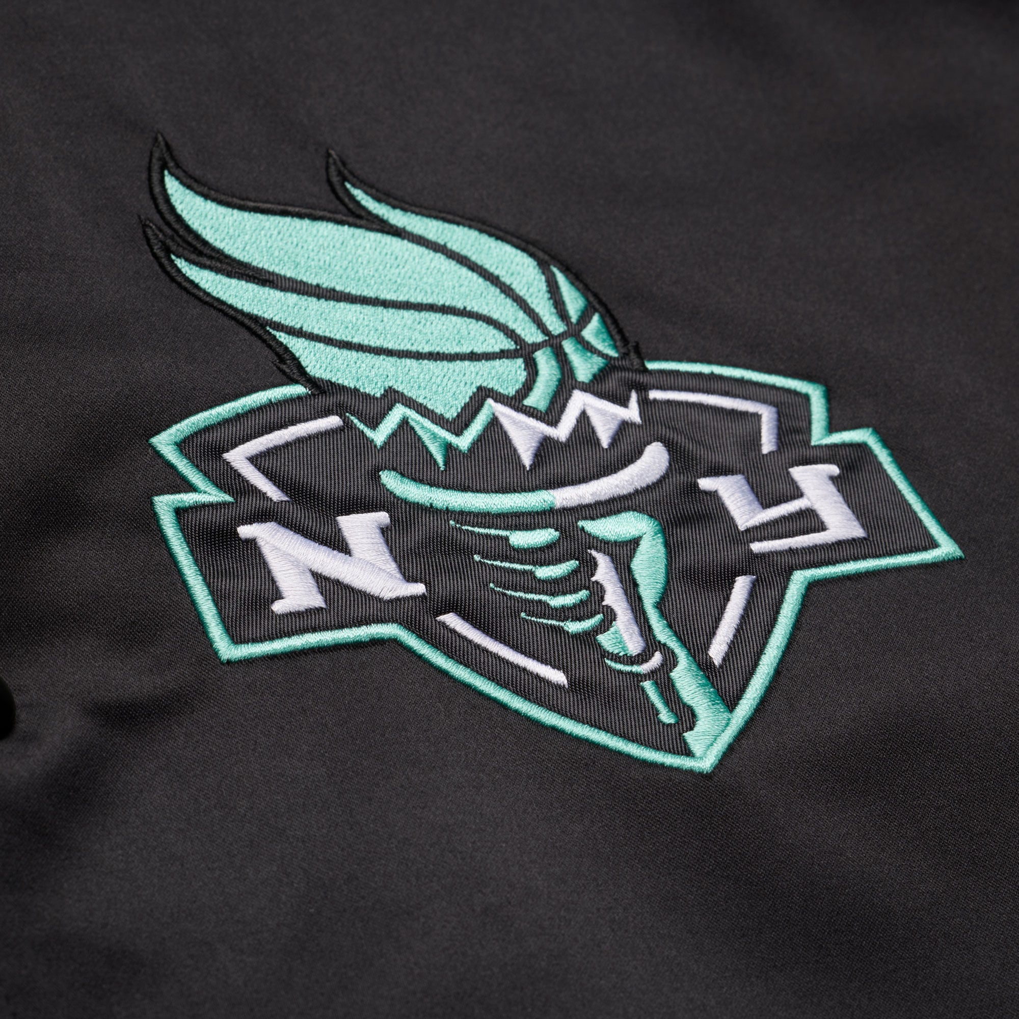 Veste légère en satin noir à boutons-pression Mitchell & Ness New York Liberty pour homme