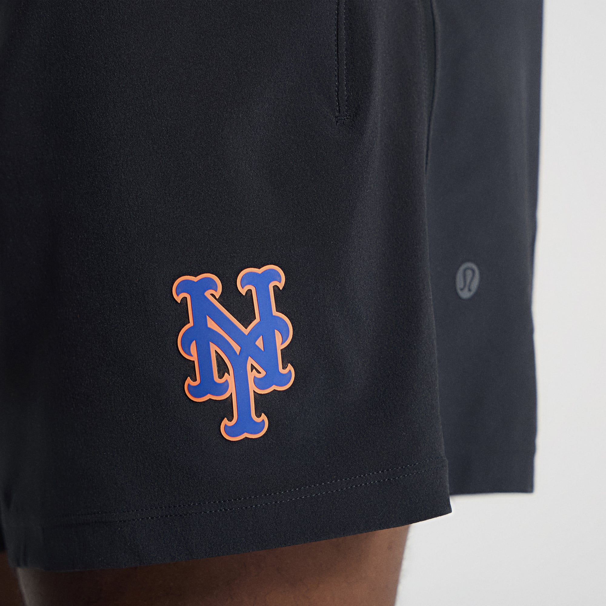 Men's lululemon Black New York Mets Pace Breaker Linerless Shorts 7"