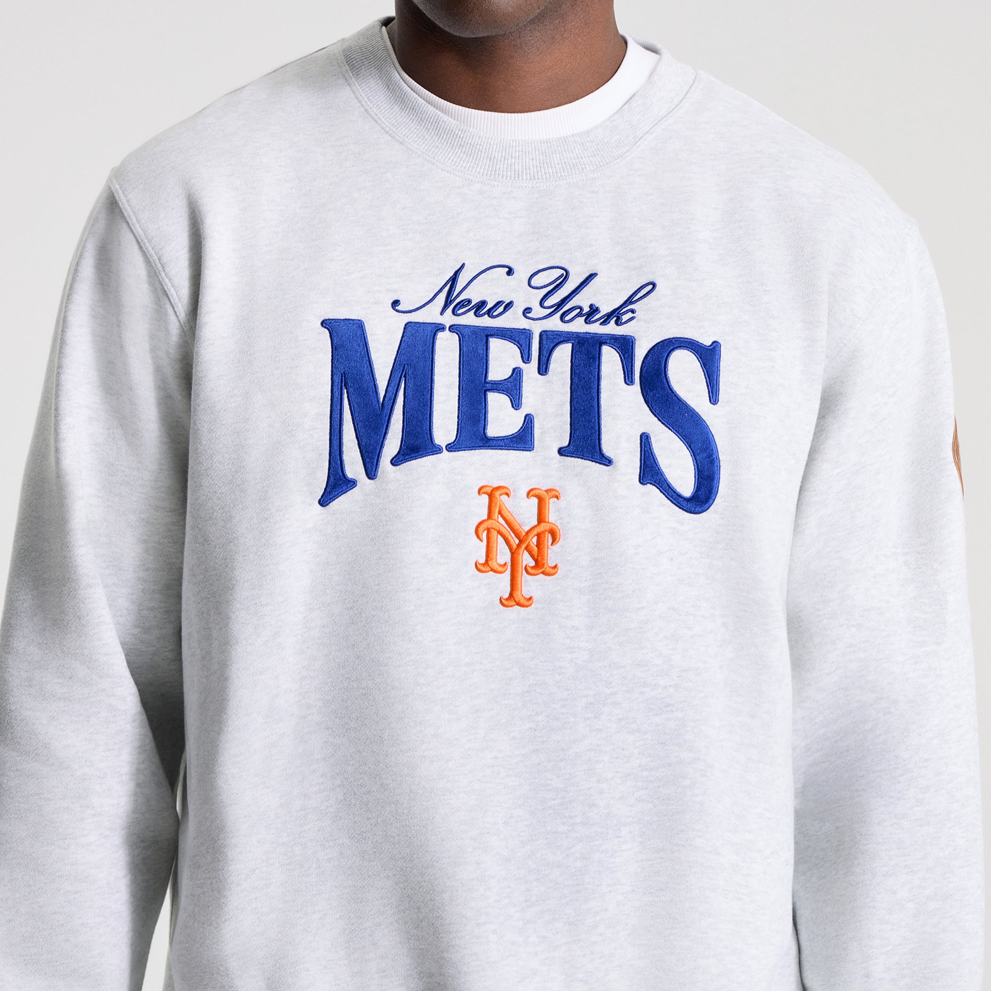 Sweat-shirt Steady State gris chiné ultra clair pour homme de lululemon, modèle Heathered Core, des Mets New York.