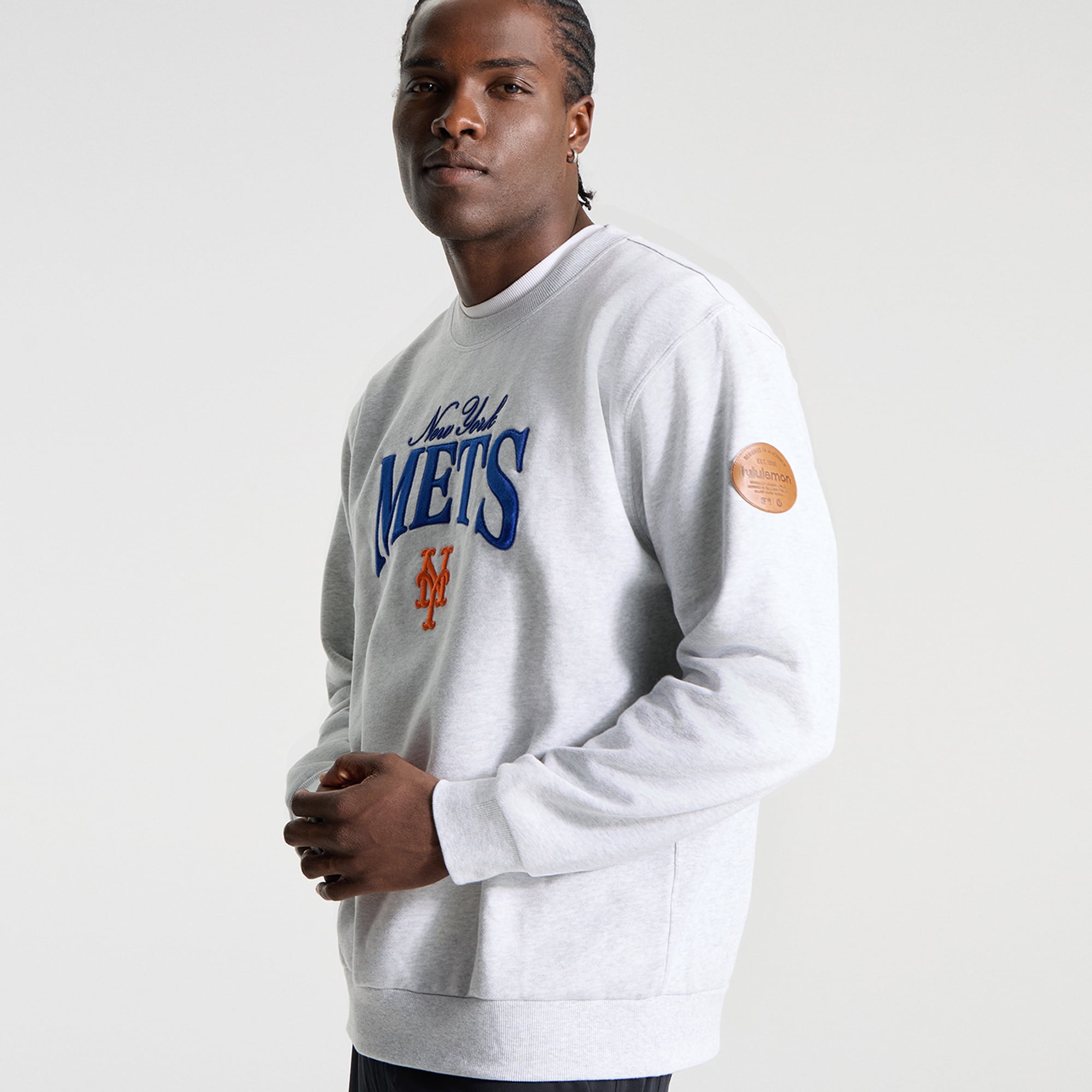 Sweat-shirt Steady State gris chiné ultra clair pour homme de lululemon, modèle Heathered Core, des Mets New York.