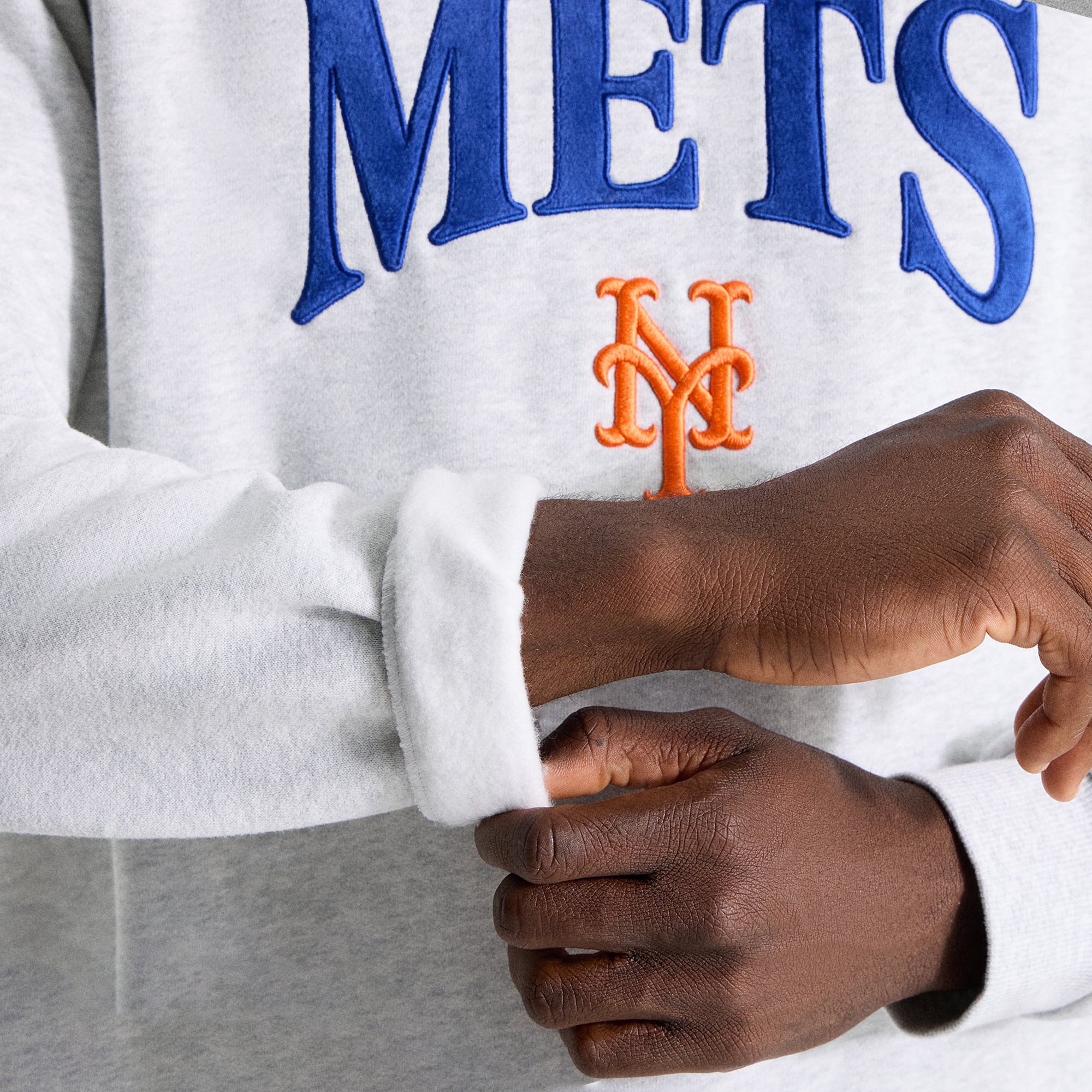 Sweat-shirt Steady State gris chiné ultra clair pour homme de lululemon, modèle Heathered Core, des Mets New York.