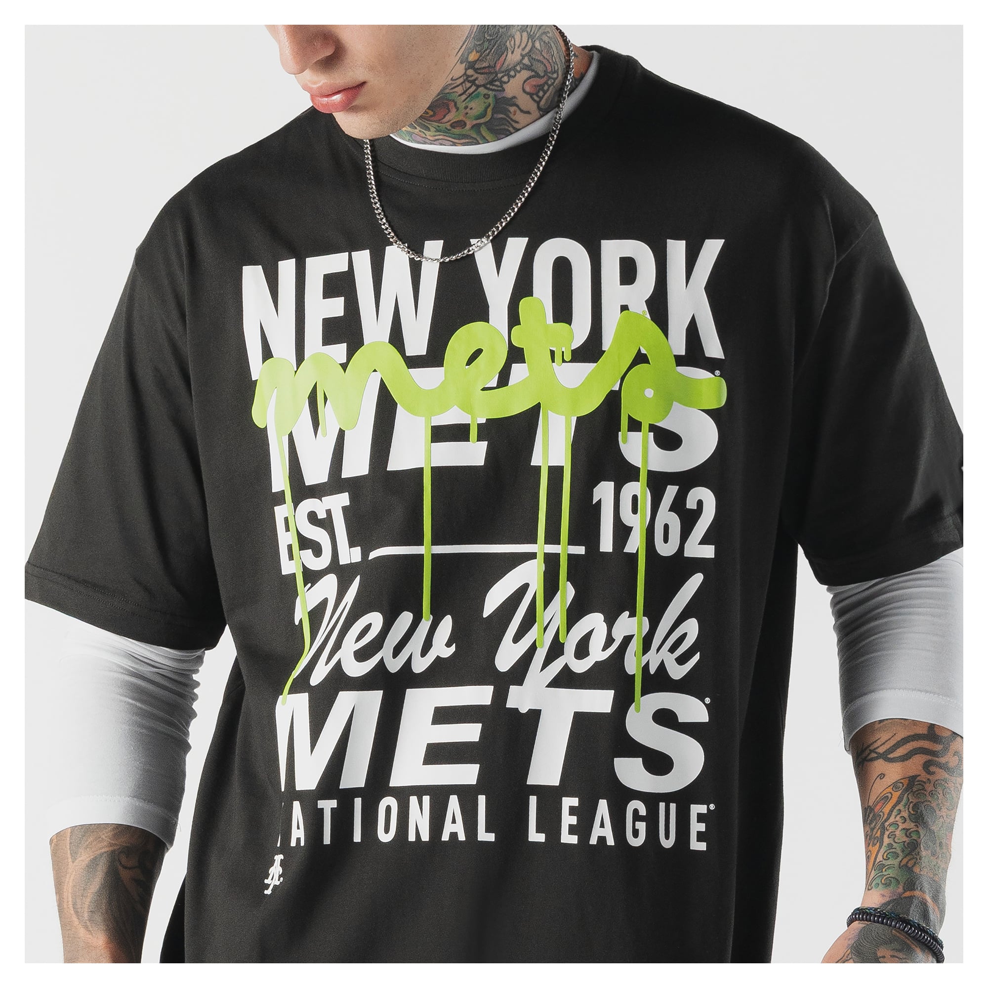 T-shirt New Era noir pour homme York Mets Lifestyle Glow Spray Paint