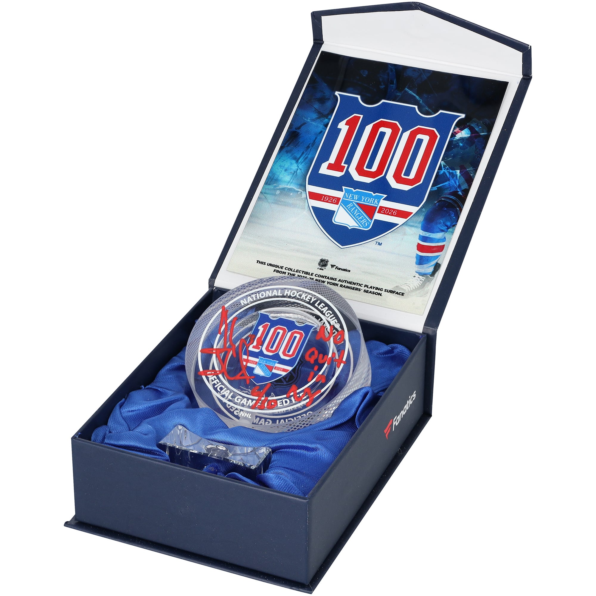 Rondelle de cristal autographiée par Henrik Lundqvist des Rangers de New York, commémorant le 100e anniversaire de la saison 2025-2026, avec l'inscription « No Quit in NY » - Remplie de glace - Édition limitée à 10 exemplaires