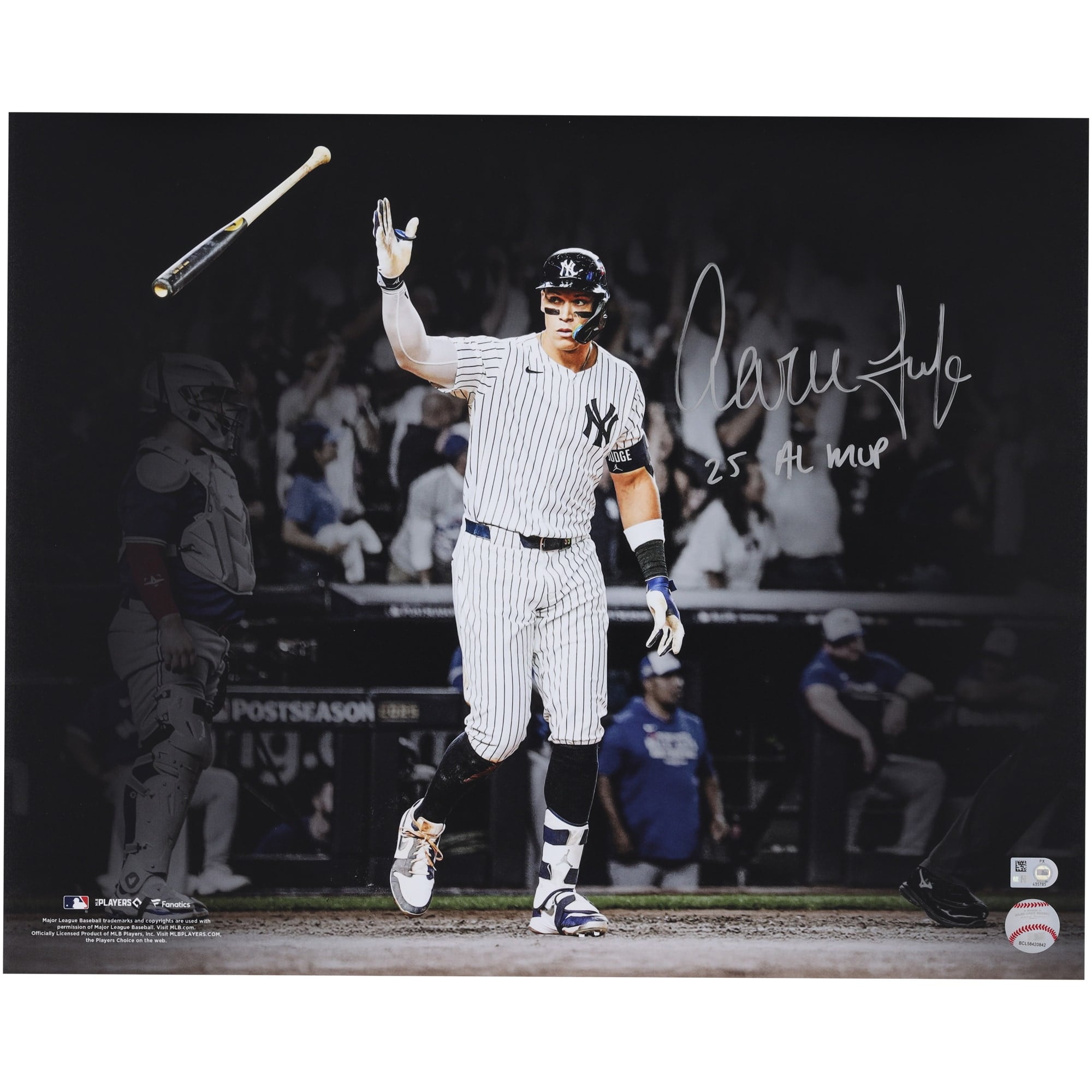 Photo dédicacée d'Aaron Judge, joueur des Yankees de New York, 40 x 50 cm, le montrant en train de frapper un home run, avec inscription « 25 MVP de la Ligue américaine ».