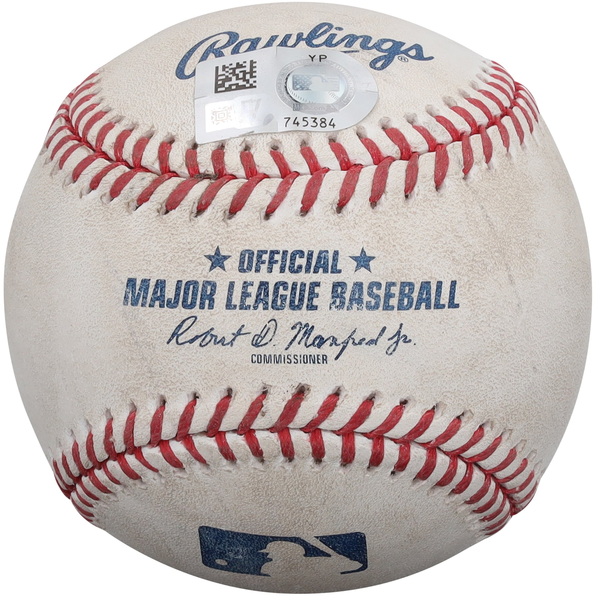 Balle de baseball utilisée et autographiée par Cam Schlittler, lanceur des Yankees de New York, lors du match contre les Red Sox de Boston le 2 octobre 2025. Inscription : « 8 manches lancées, 0 point mérité, 12 retraits sur des prises, 02/10/25 ».