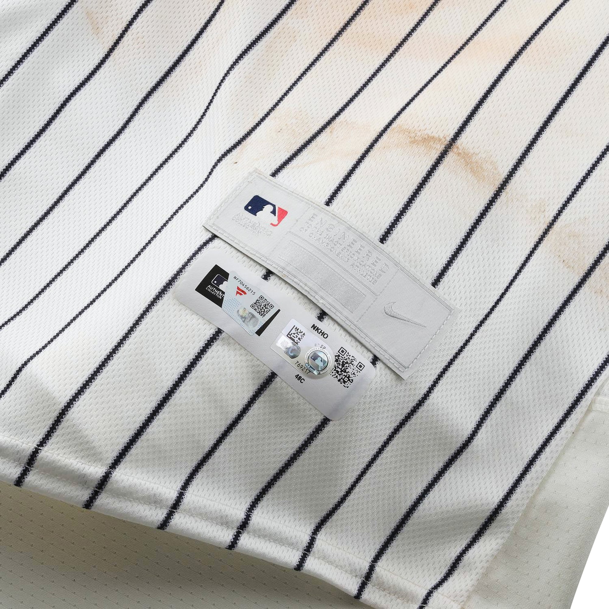 Maillot blanc à rayures Nike n° 55 porté par Carlos Rodón des Yankees de New York lors du match contre les Red Sox de Boston le 29 août 2026 - Premier match du programme double
