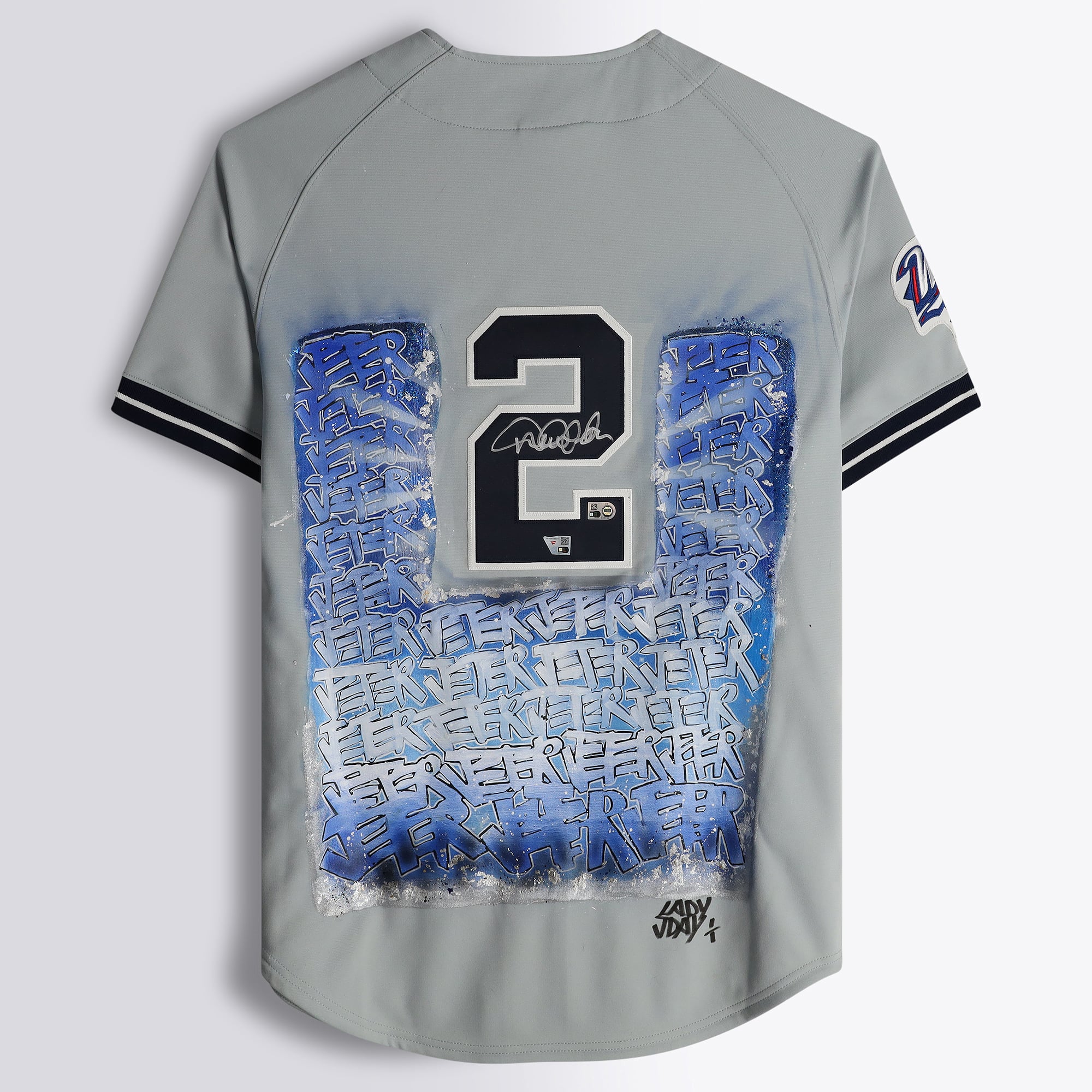 Maillot authentique gris Mitchell & Ness 1998, autographié par Derek Jeter (New York Yankees) - Illustration de Lady Jday - Édition limitée n° 1/1 - NF70445031