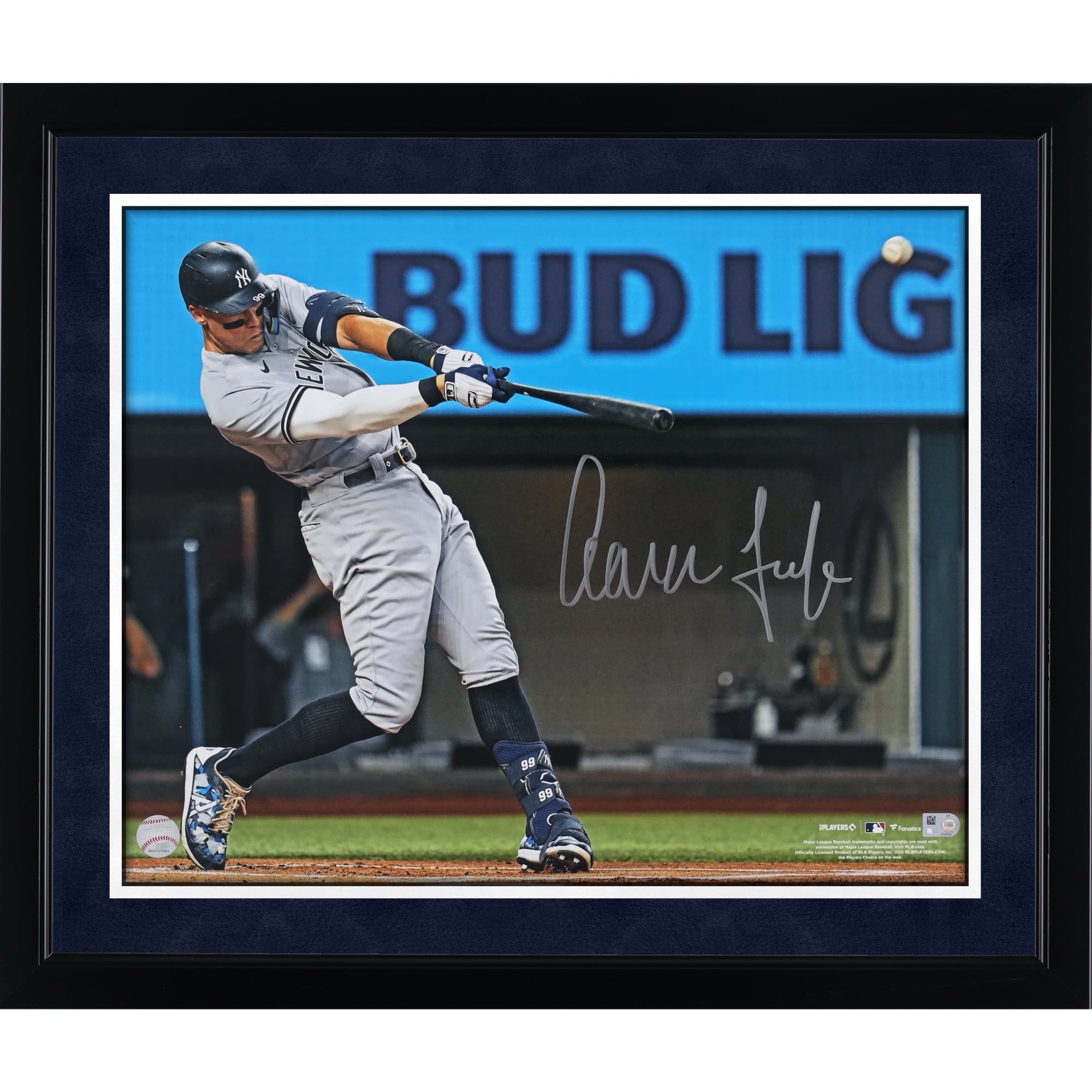 Photo autographiée 16'' x 20'' d'Aaron Judge, des Yankees de New York, détenteur du record de coups de circuit en Ligue américaine (Fanatics Authentic)