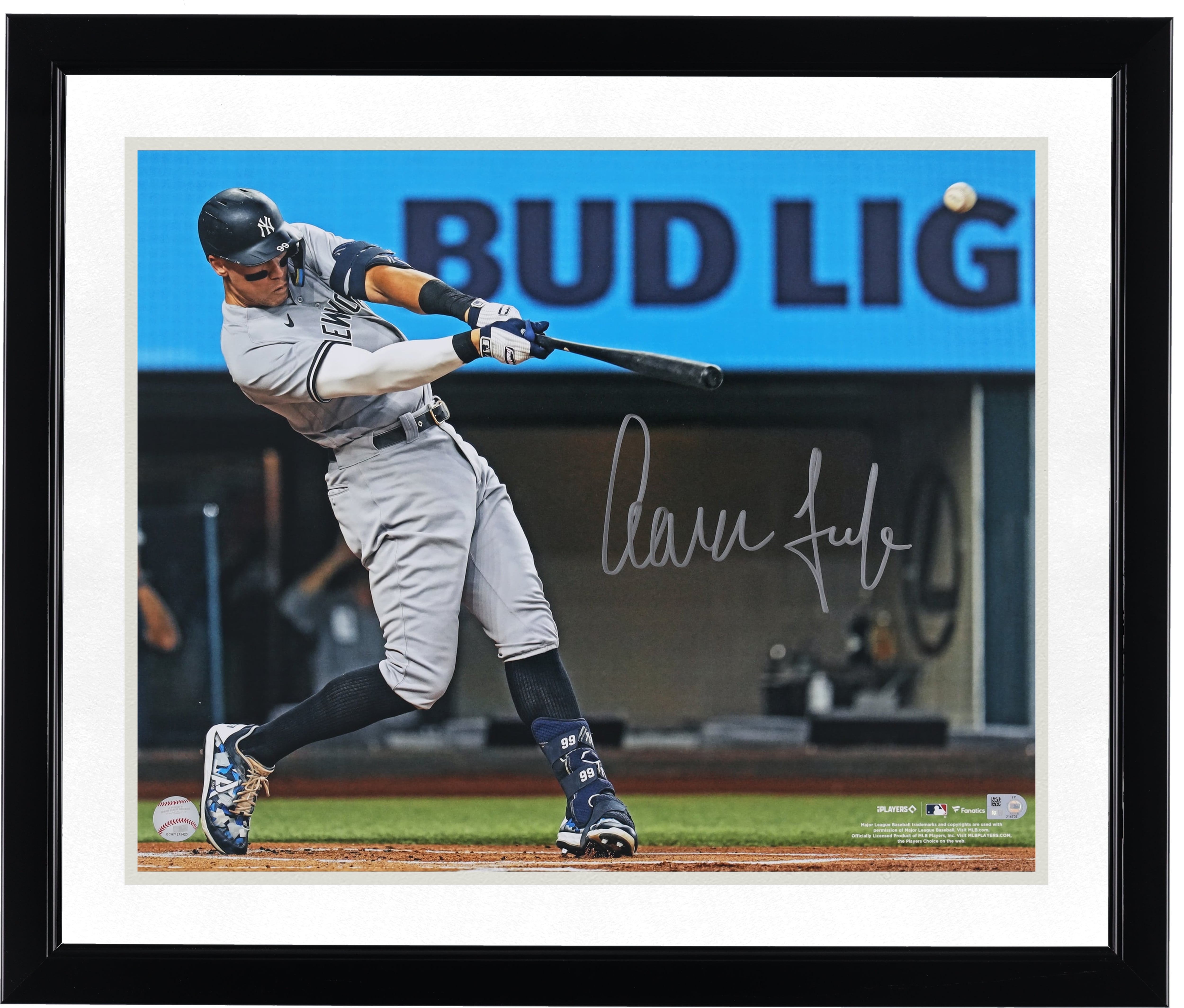 Photo autographiée 16'' x 20'' d'Aaron Judge, des Yankees de New York, détenteur du record de coups de circuit en Ligue américaine (Fanatics Authentic)