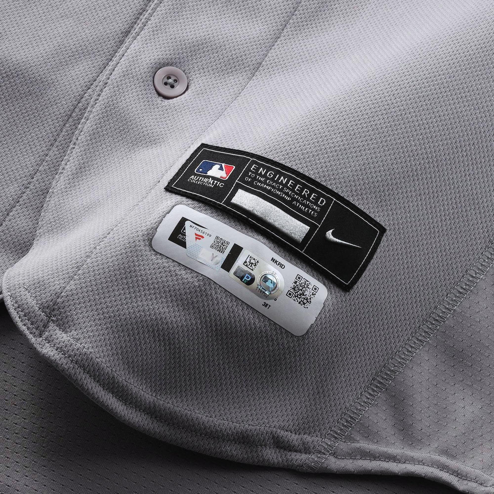 Maillot gris Nike n° 13 porté par Jazz Chisholm Jr. (New York Yankees) lors du match contre les Orioles de Baltimore le 20 août 2026