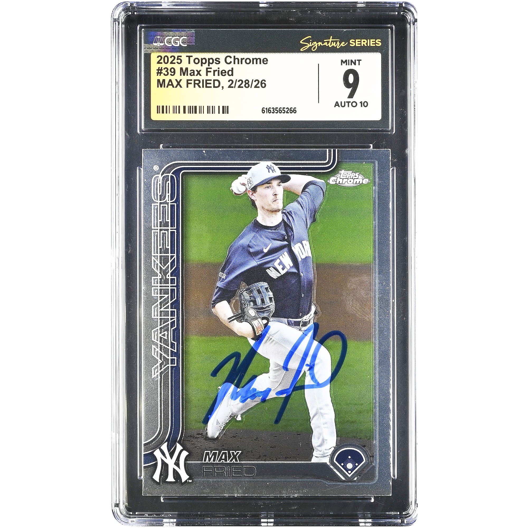 Max Fried New York Yankees Autographed 2025 Topps Chrome #39 CGC Fanatics Witnessed Authenticated 9/10 Card