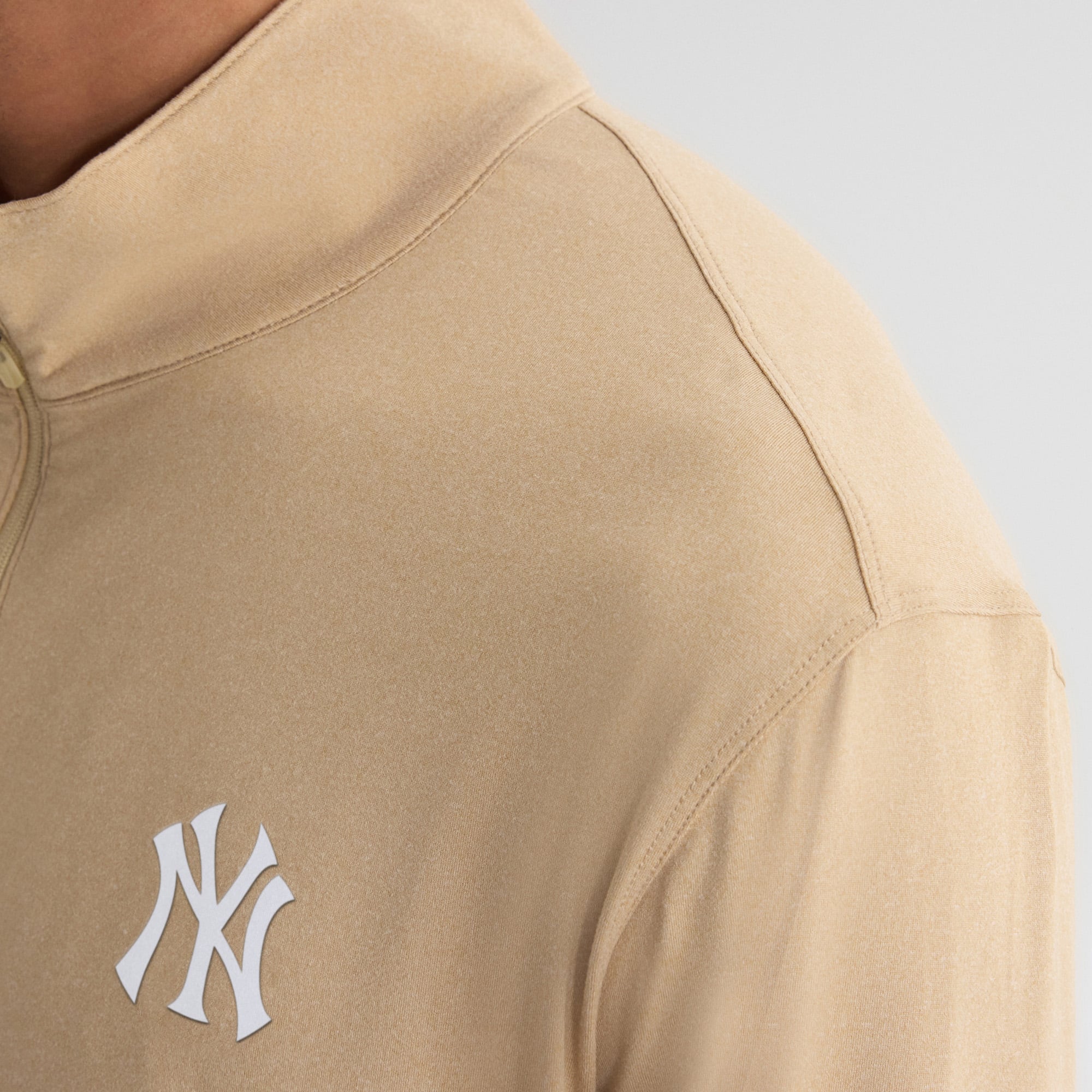 Pull à col zippé Fanatics kaki New York Yankees Clutch pour homme