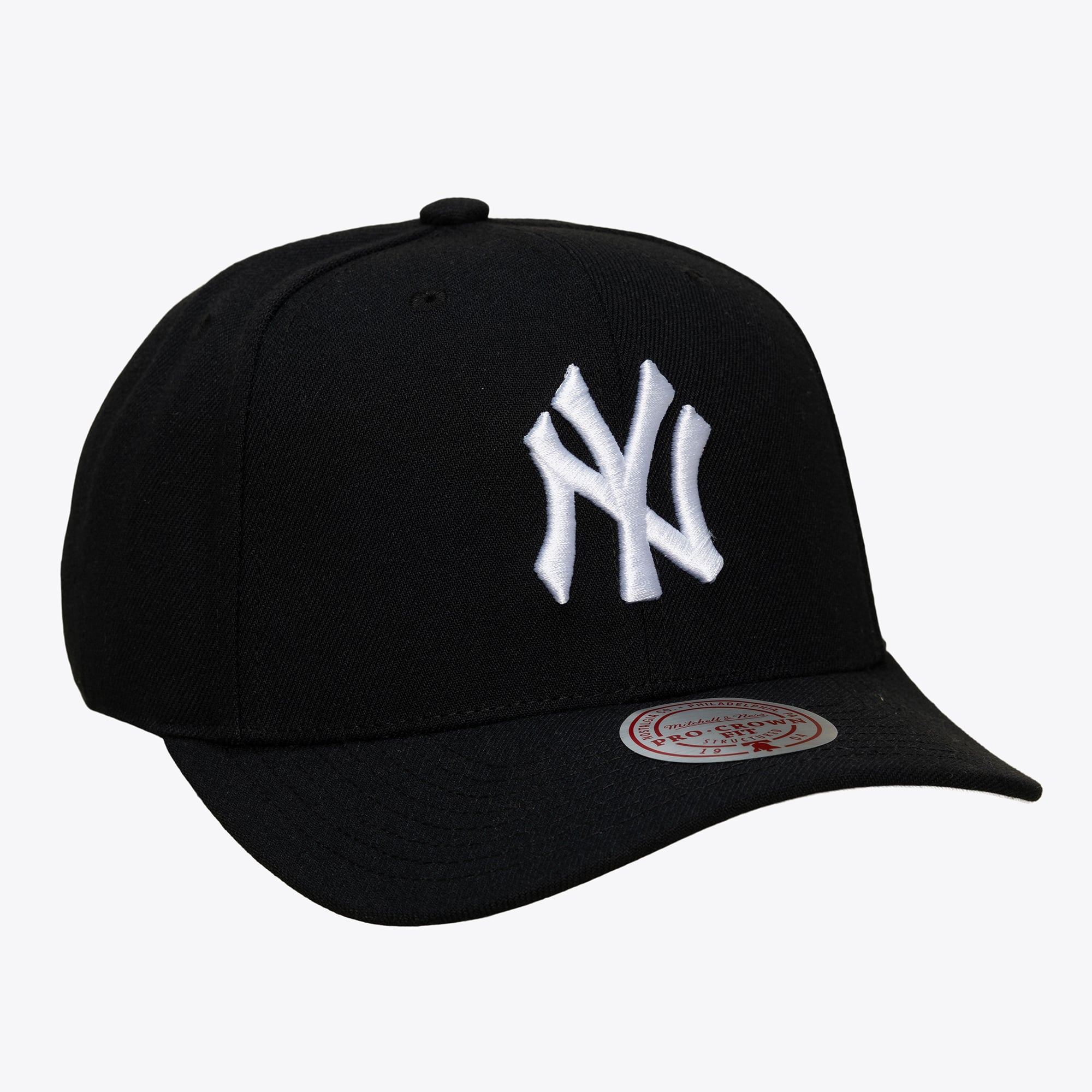 Men's Mitchell & Ness Black New York Yankees Black and White Pro Crown Snapback