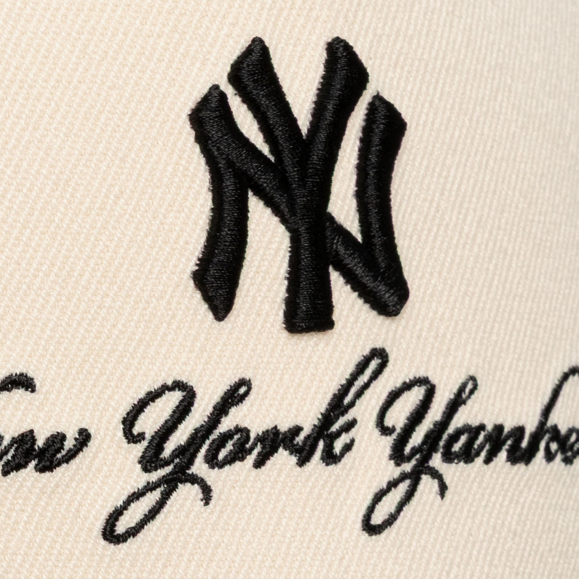 Men's Mitchell & Ness  Cream/Black New York Yankees Flawless Stretch Snapback Hat