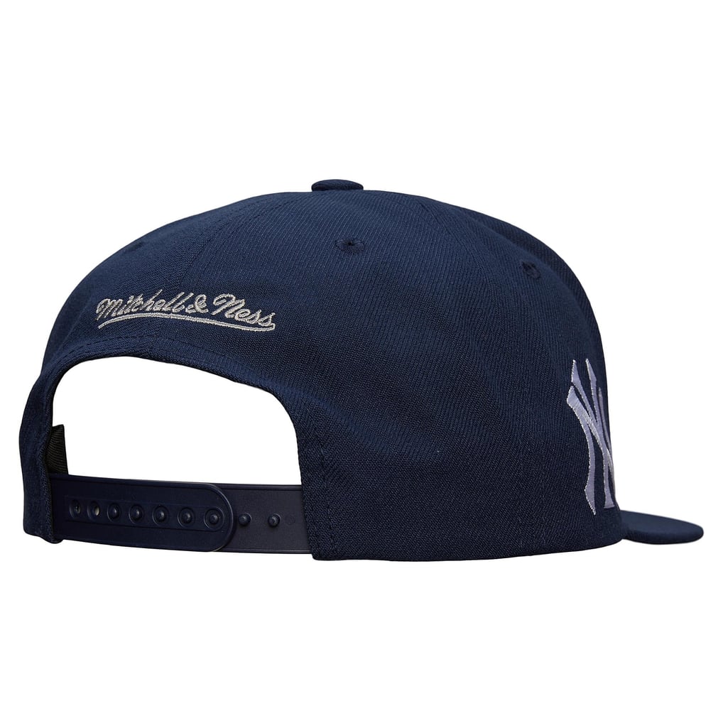 New York Yankees Mitchell & Ness Team Tagged Snapback Hat - Navy