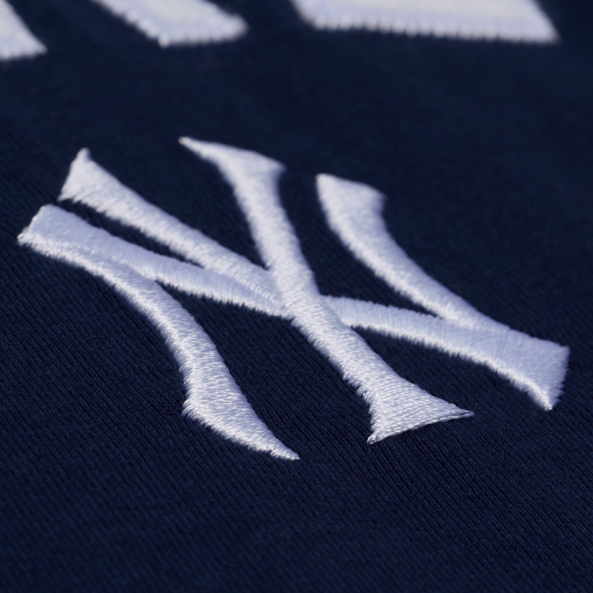 T-shirt Mitchell & Ness bleu marine New York Yankees Wild Pitch Ringer pour homme
