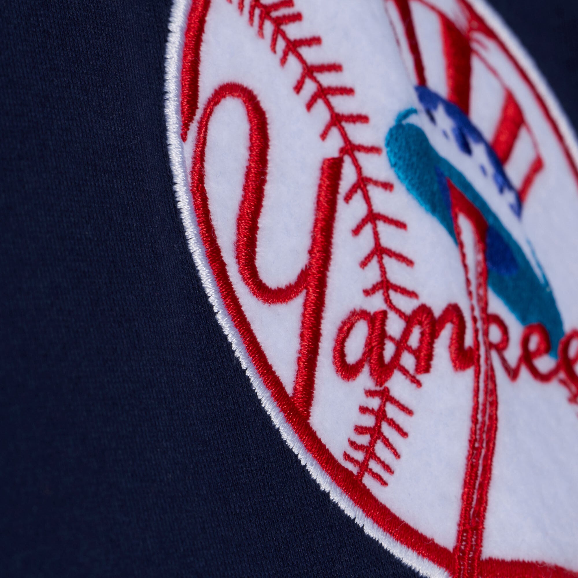 T-shirt Mitchell & Ness bleu marine New York Yankees Wild Pitch Ringer pour homme