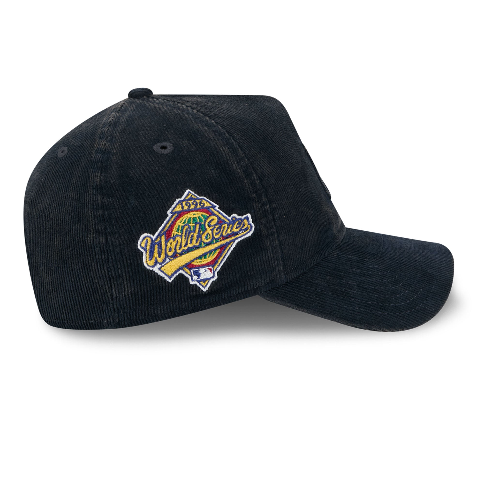 Casquette New Era noire pour homme, modèle 9FORTY, écusson latéral des Yankees de New York, Série mondiale 1996, en velours côtelé ton sur ton, avec monture en A ajustable.