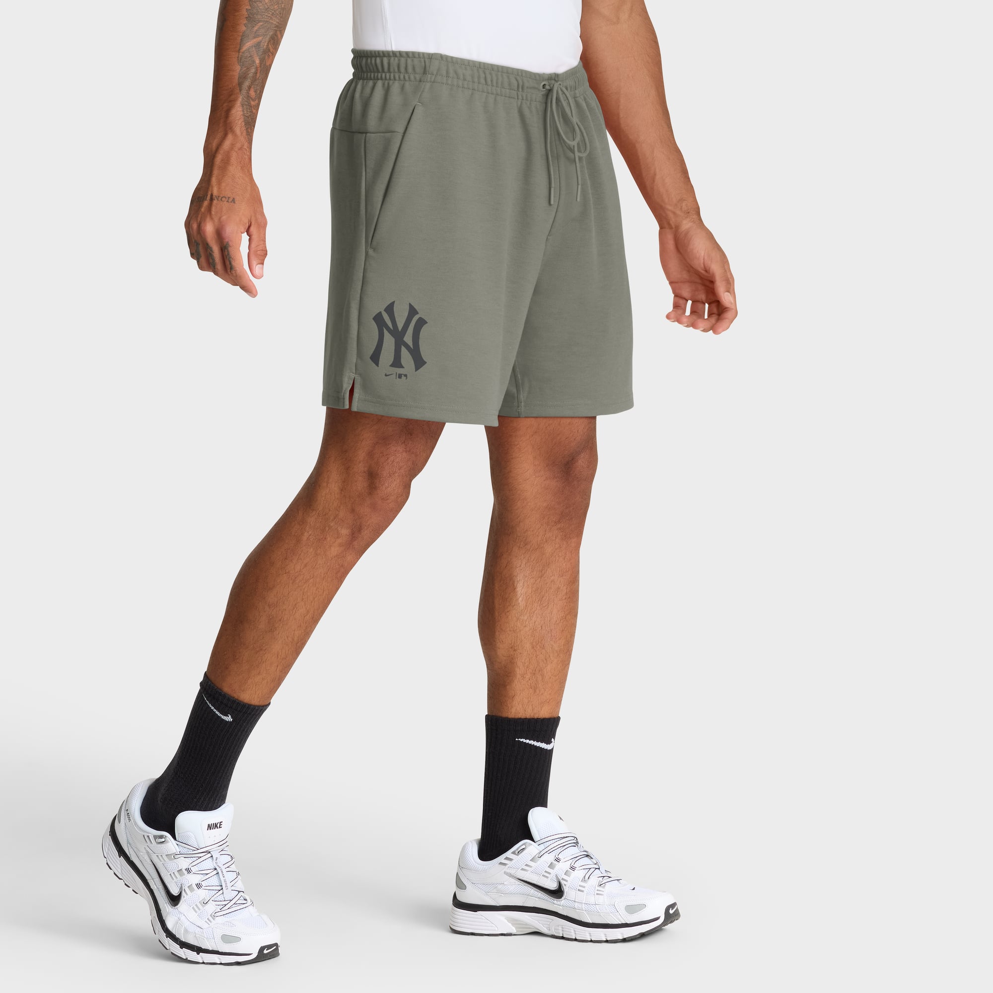 Short Nike Dri-FIT Statement Primary pour homme, couleur olive, New York Yankees