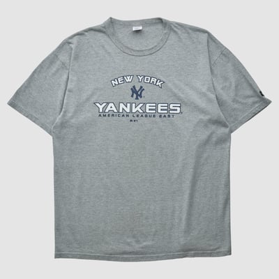 New York Yankees Majestic 2000s T-shirt - Heather Gray - M by Fanatics Real Vintage