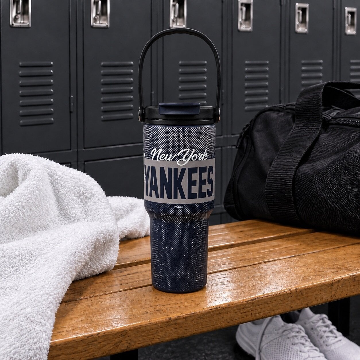 Pegasus New York Yankees 24oz. Speckled Gradient Stainless Steel Dual Top Water Bottle