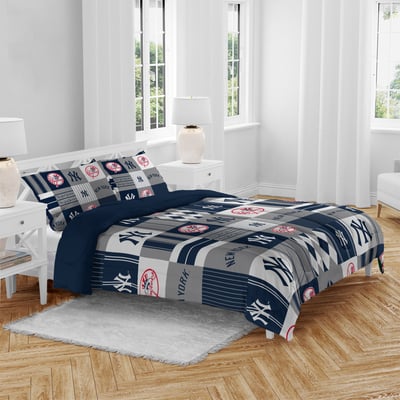 New York Yankees Pegasus Patchwork Plaid Three-Piece Full/Queen Bed in a Bag Set