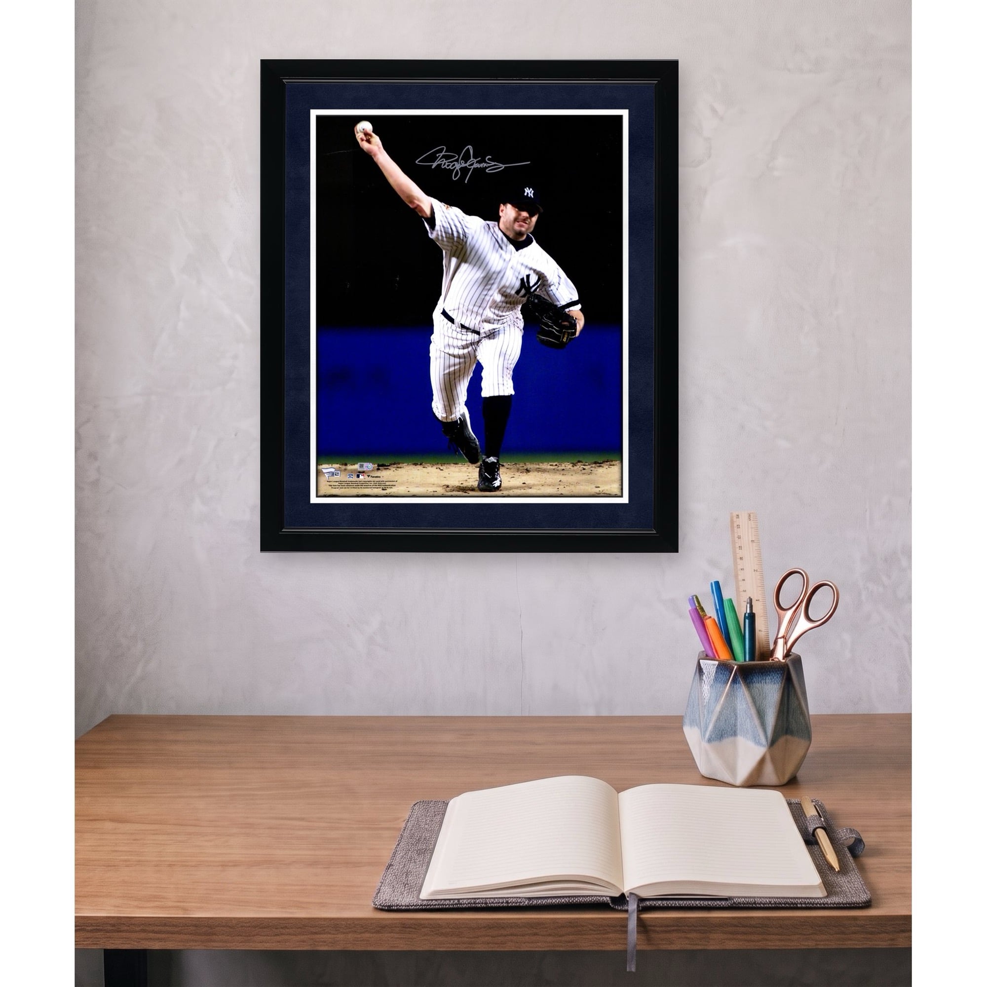 Photo de livraison autographiée de Roger Clemens, joueur des Yankees de New York (40,6 x 50,8 cm).
