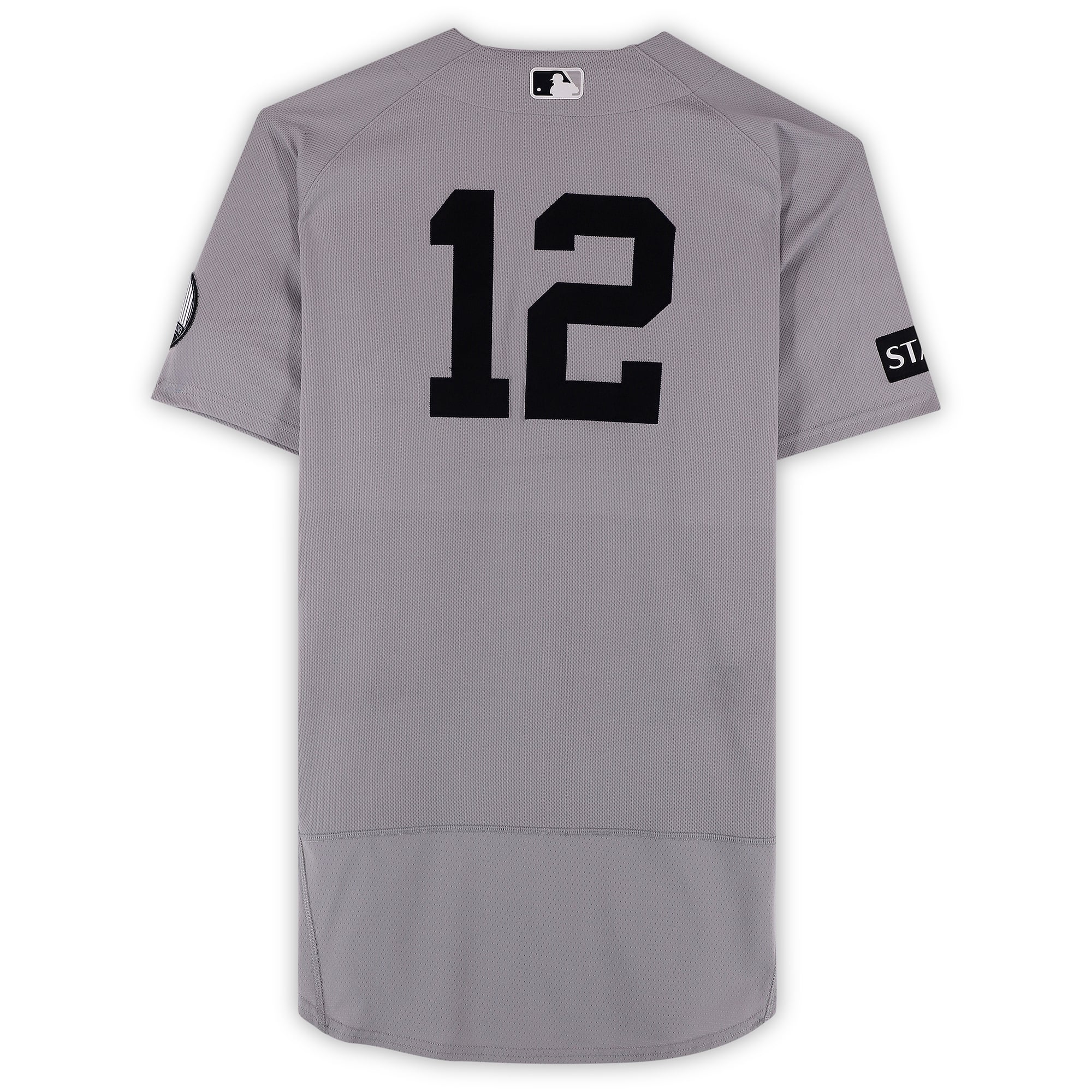 Maillot gris n° 12 porté par Trent Grisham des Yankees de New York lors du match contre les Cubs de Chicago le 2 août 2026