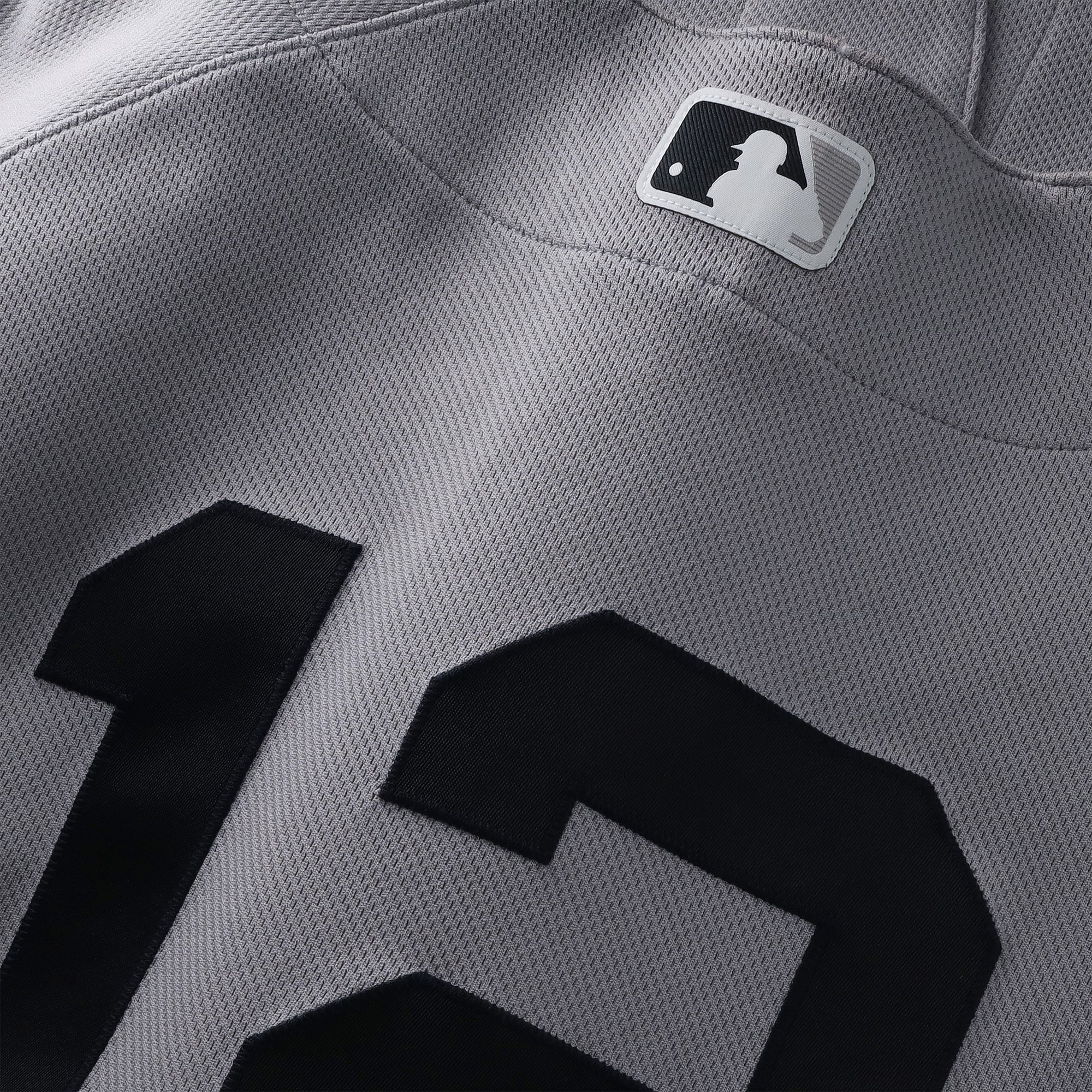 Maillot gris Nike n° 12 porté par Trent Grisham des Yankees de New York contre les Nationals de Washington le 12 juillet 2026