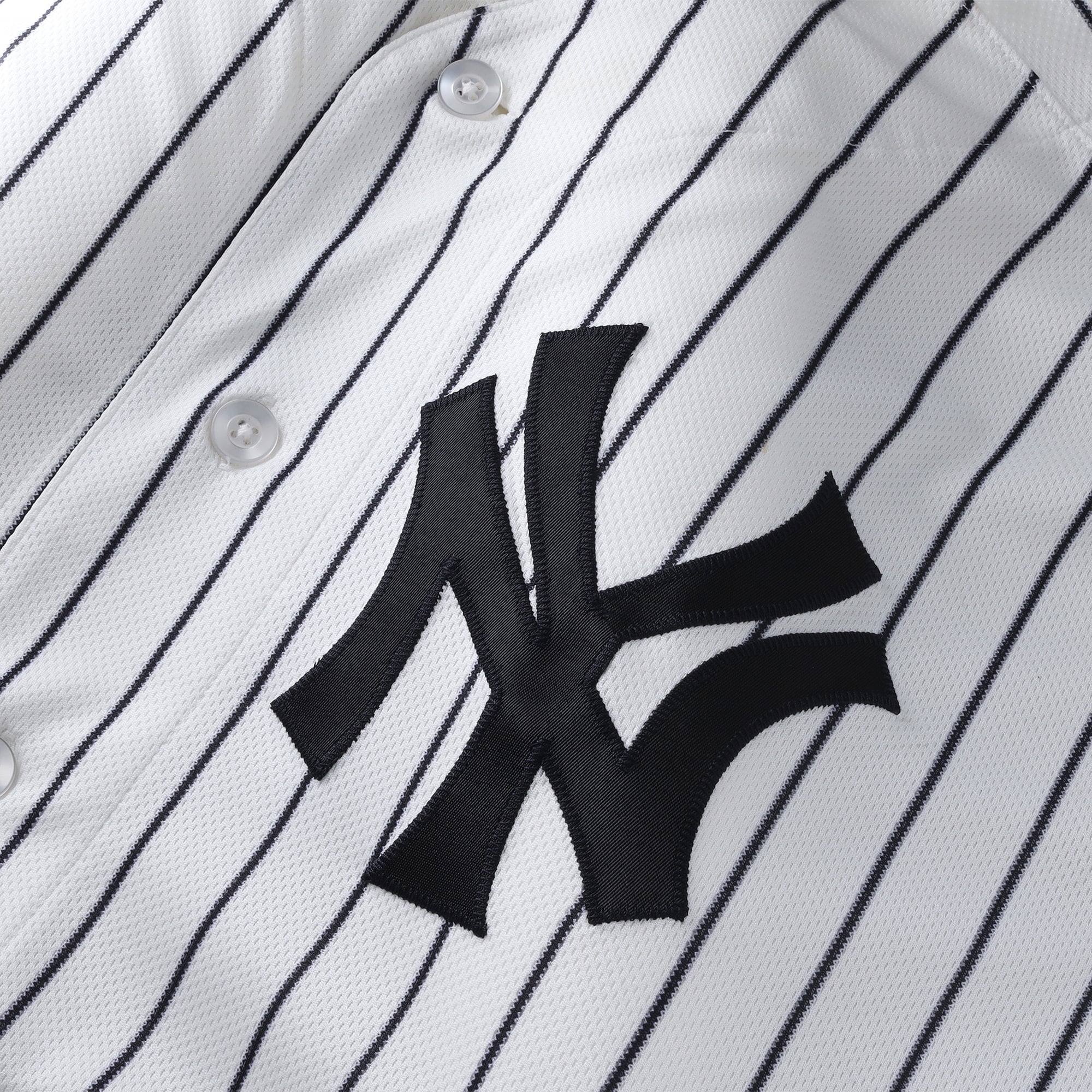 Maillot blanc à rayures Nike n° 12 porté par Trent Grisham des Yankees de New York lors du match contre les Pirates de Pittsburgh le 22 juillet 2026 - Deuxième match du programme double