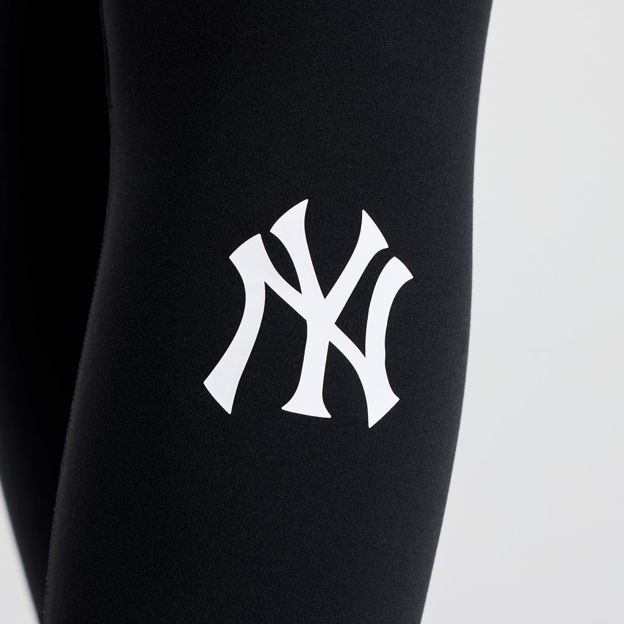 Women's lululemon Black New York Yankees Align™ High-Rise Pants