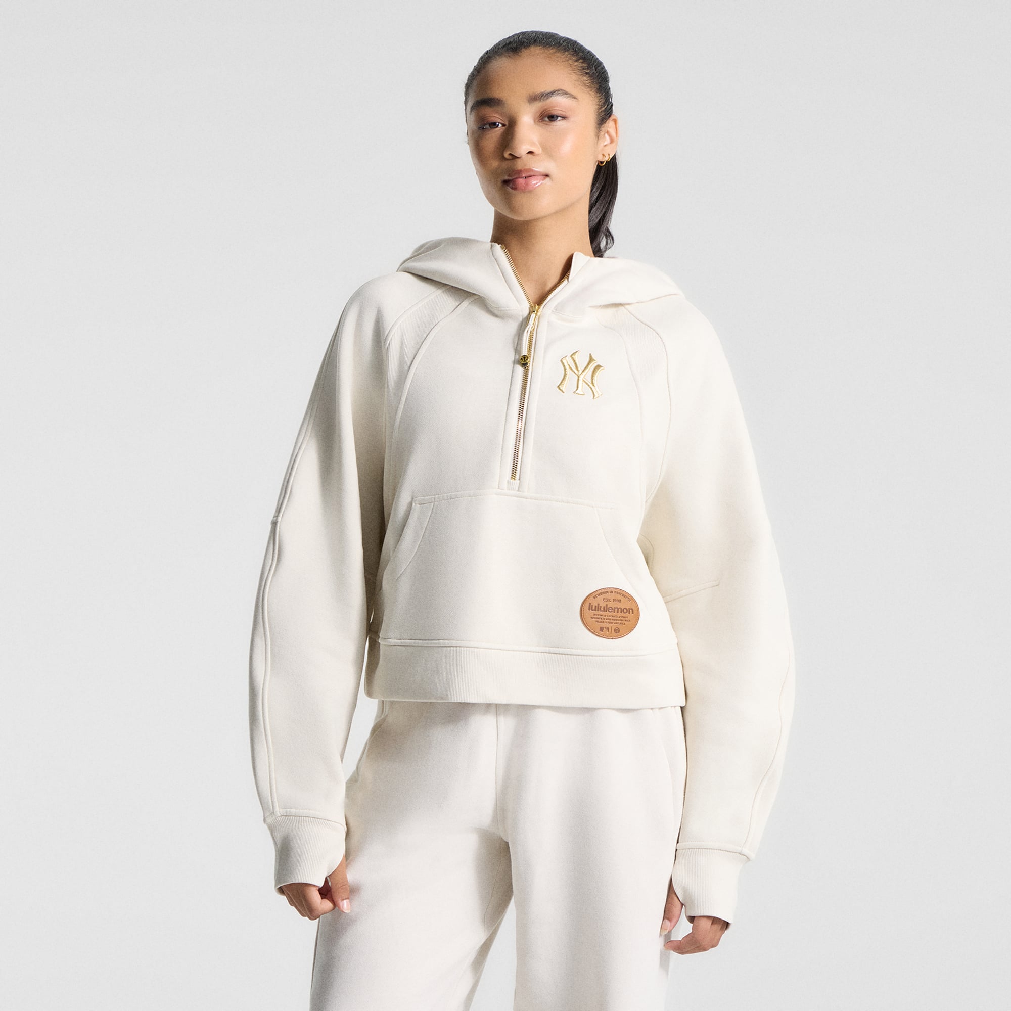 Sweat à capuche oversize demi-zip lululemon crème New York Yankees pour femme