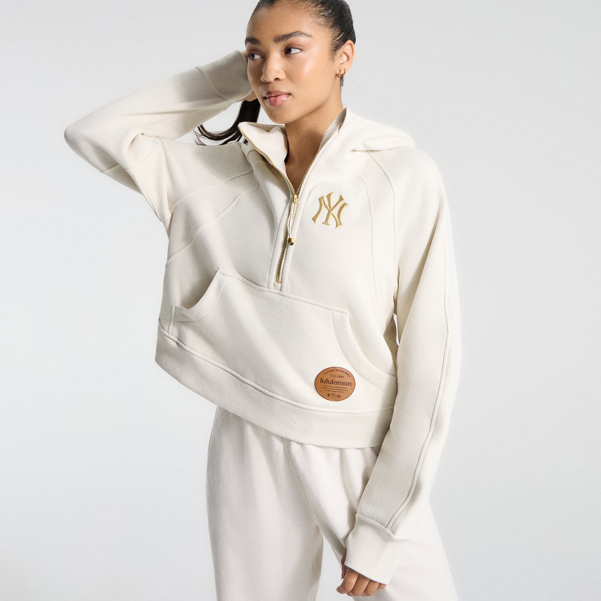 Sweat à capuche oversize demi-zip lululemon crème New York Yankees pour femme