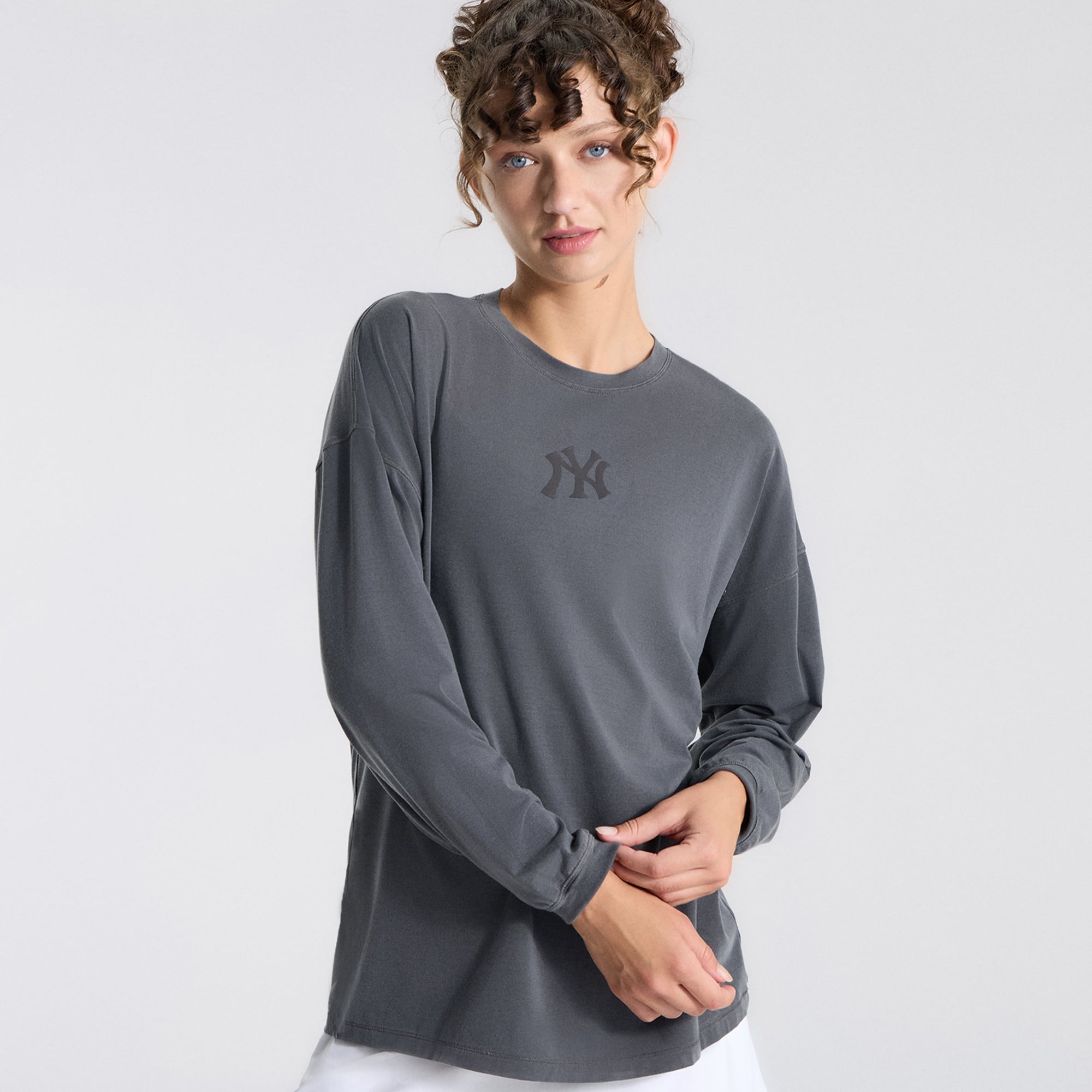 Women's lululemon Graphite Grey New York Yankees Easy Set Relaxed Fit Long Sleeve T-Shirt