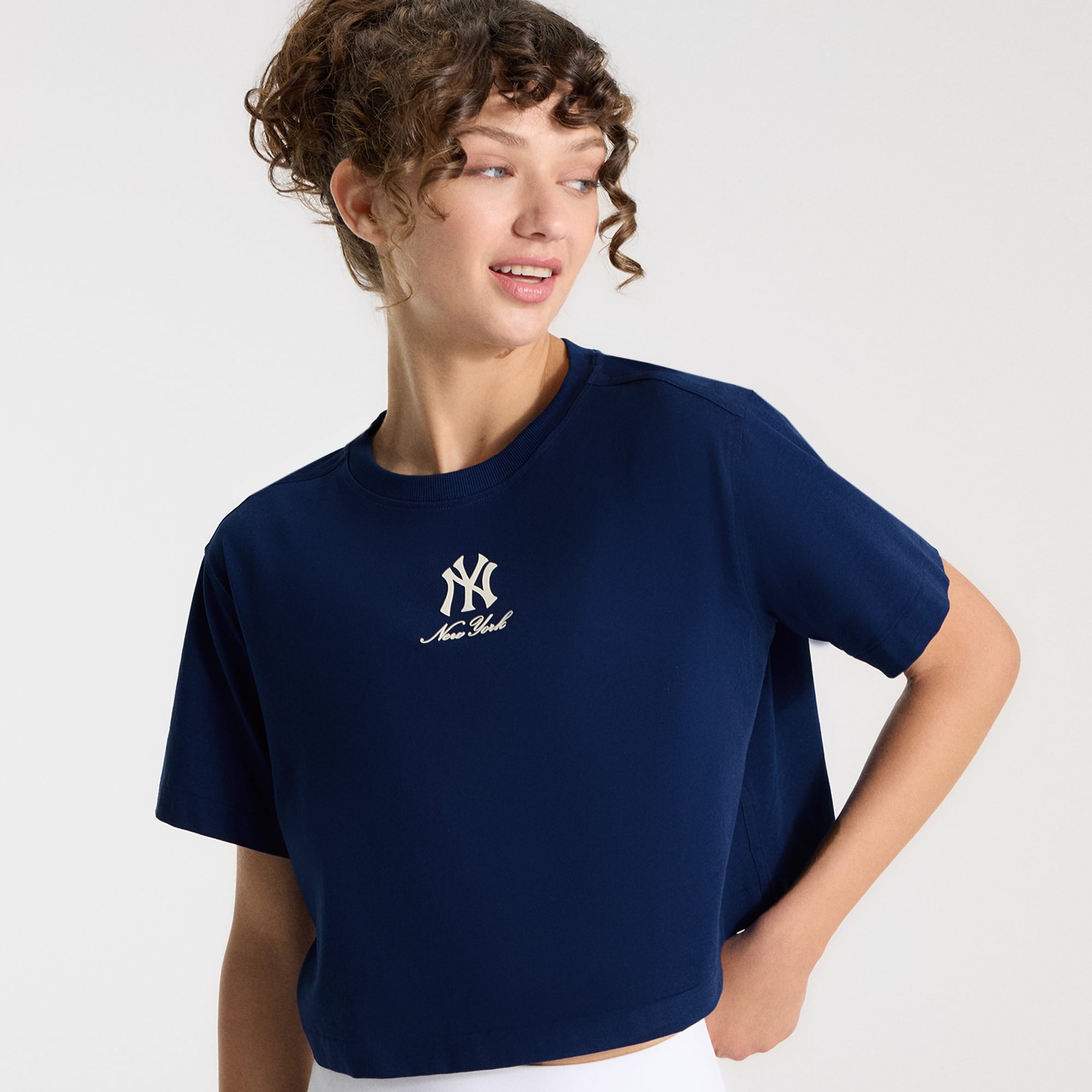 T-shirt en coton biologique lululemon Midnight Shadow New York Yankees All Yours pour femme