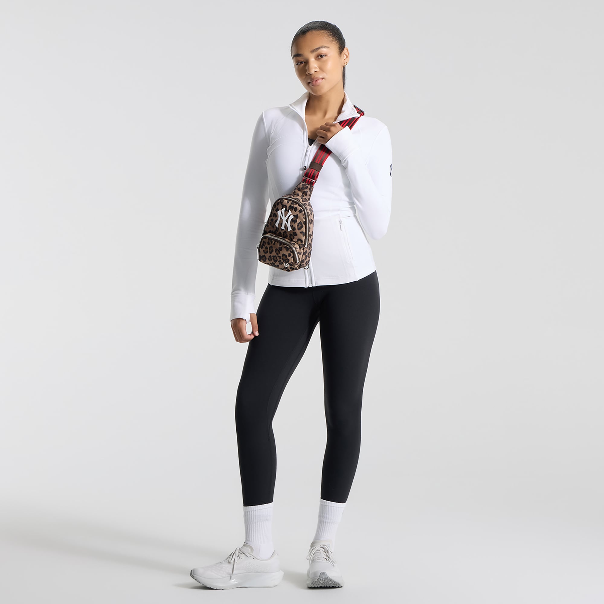 Sac bandoulière petit format lululemon New York Yankees Everywhere pour femme *Léopard