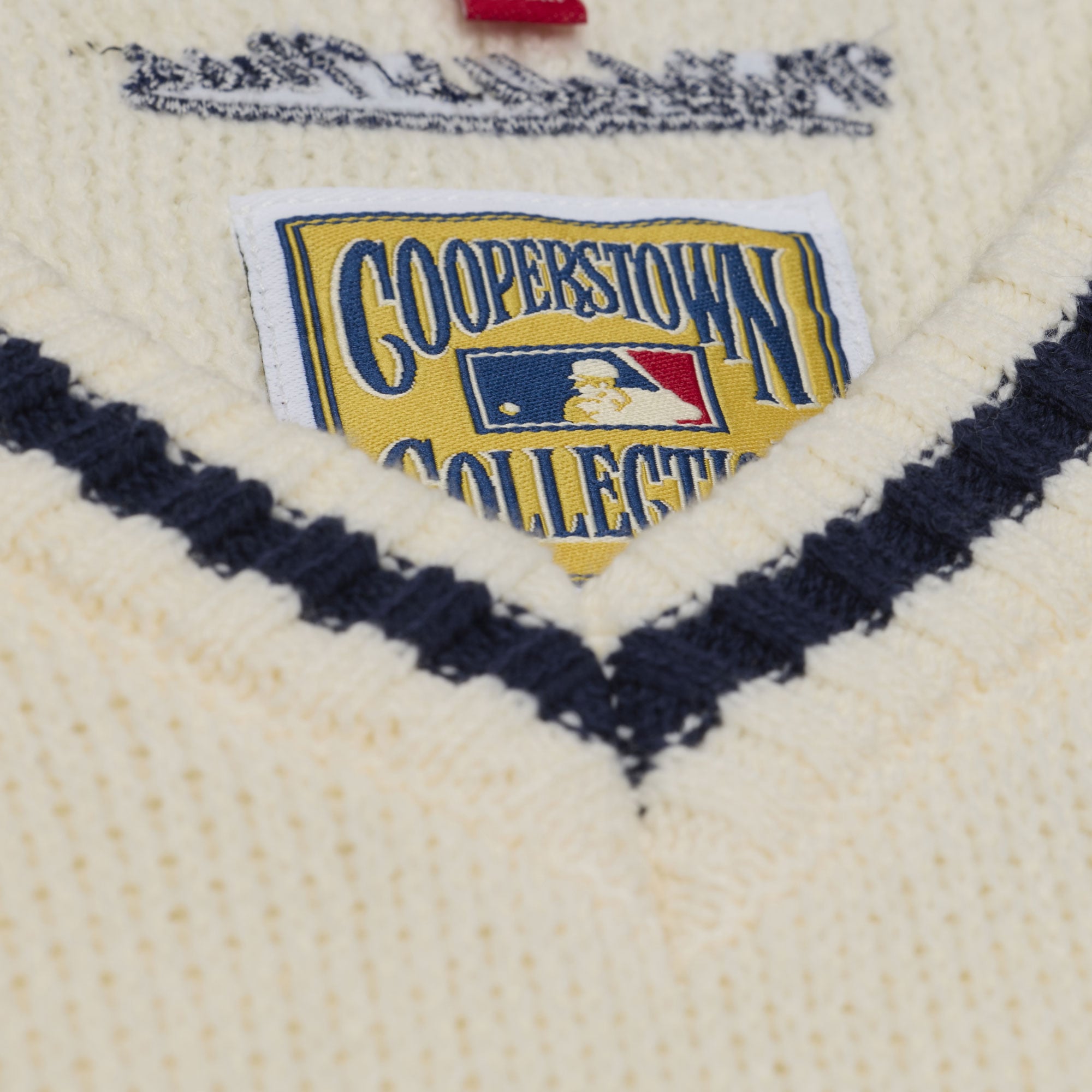 Gilet sans manches Mitchell & Ness crème pour femme, collection New York Yankees Cooperstown, style rétro.