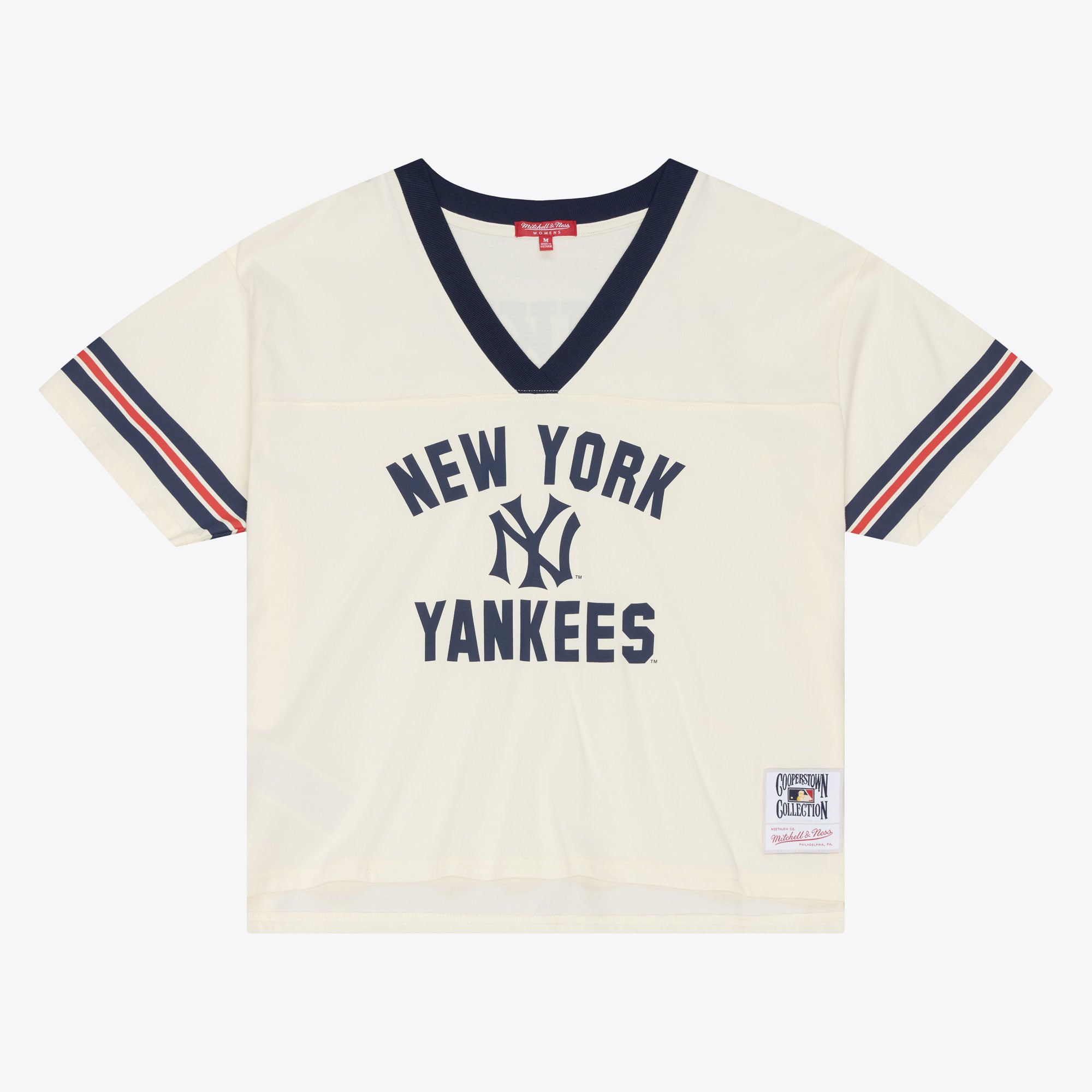 T-shirt Mitchell & Ness crème pour femme, New York Yankees, collection rétro Roots Hardwood Classics, coupe courte carrée et col en V