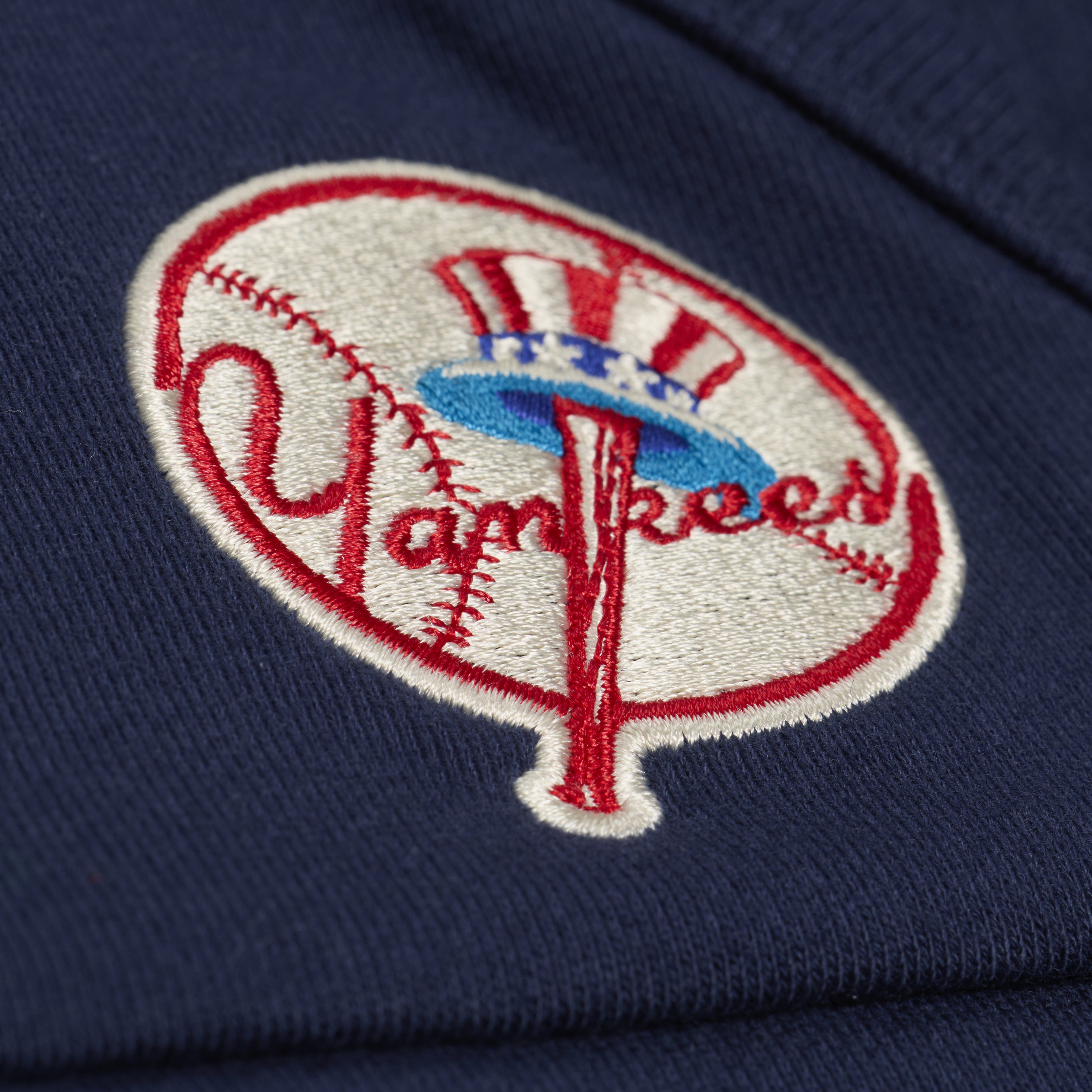 Sweat à capuche Mitchell & Ness bleu marine pour femme, collection Cooperstown des Yankees de New York, style rétro Roots