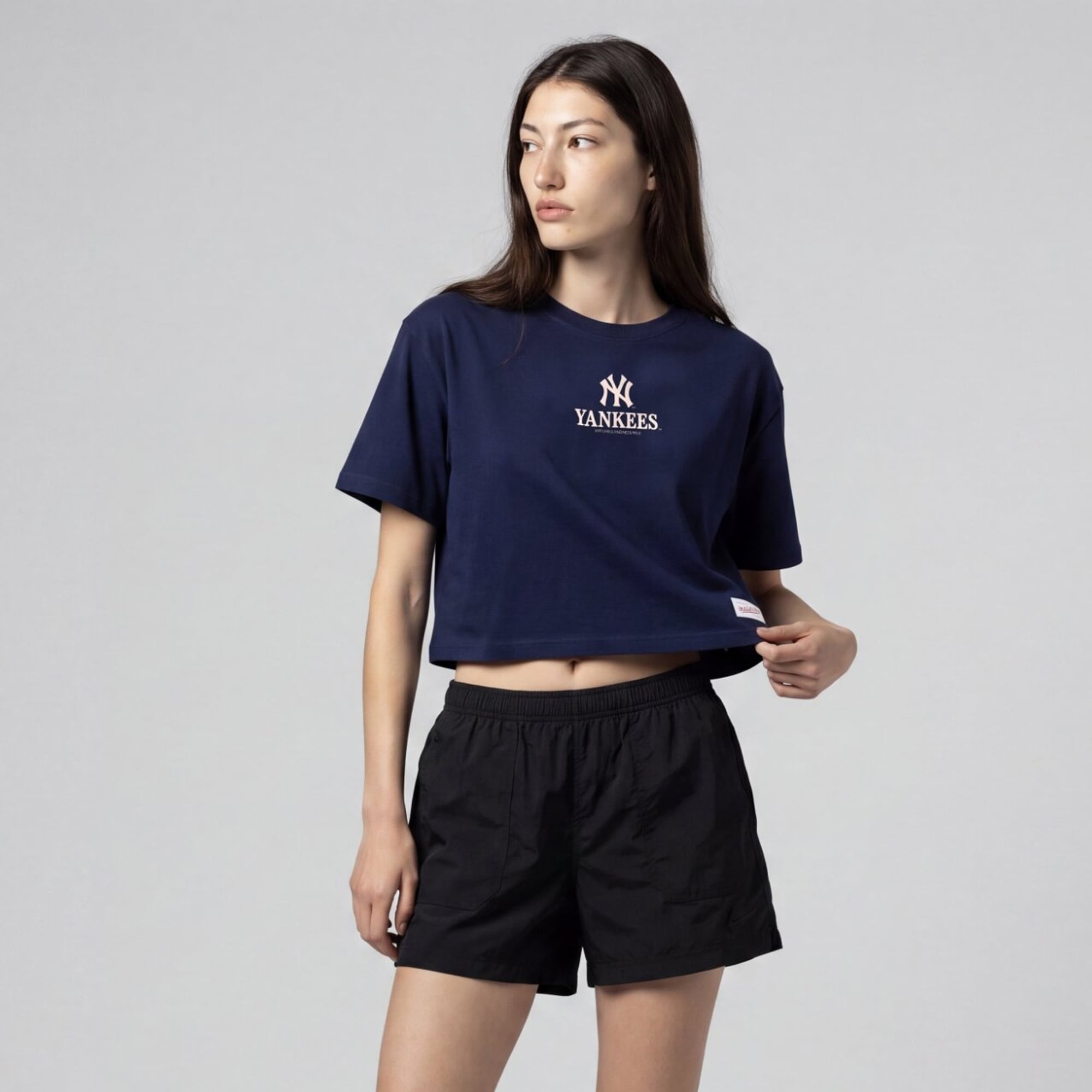 T-shirt court à manches carrées Mitchell & Ness bleu marine New York Yankees pour femme
