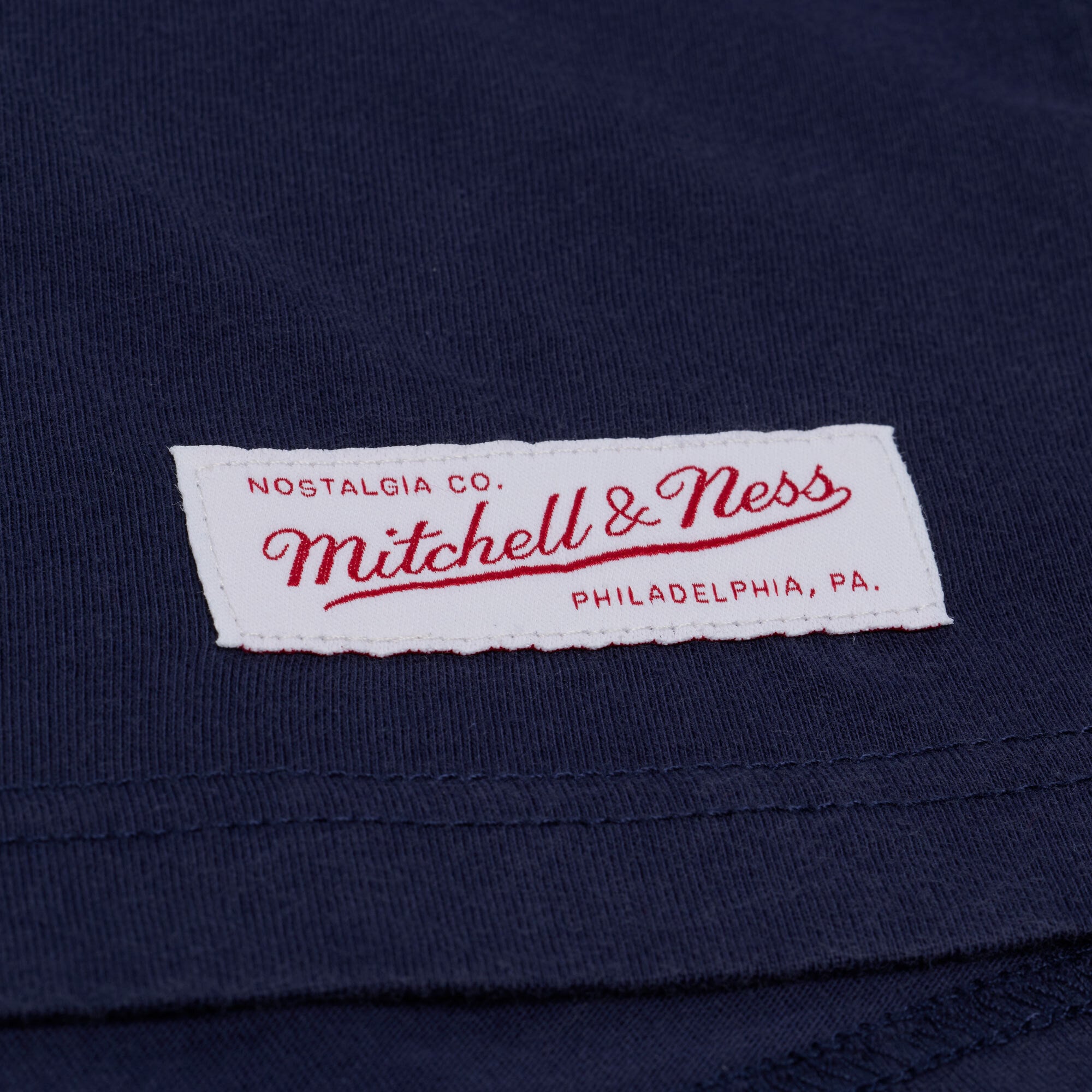 T-shirt court à manches carrées Mitchell & Ness bleu marine New York Yankees pour femme